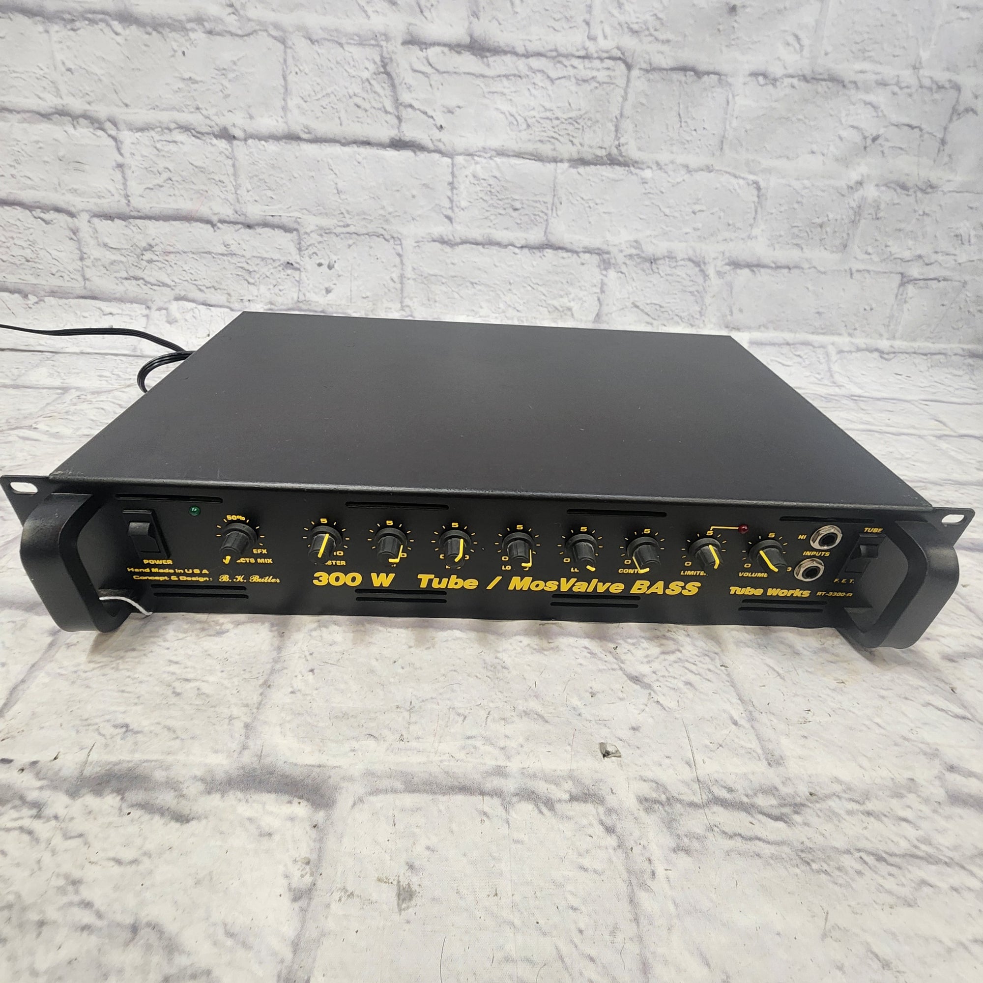 Tube Works RT-3300-R Bass Head (AS IS) - Evolution Music