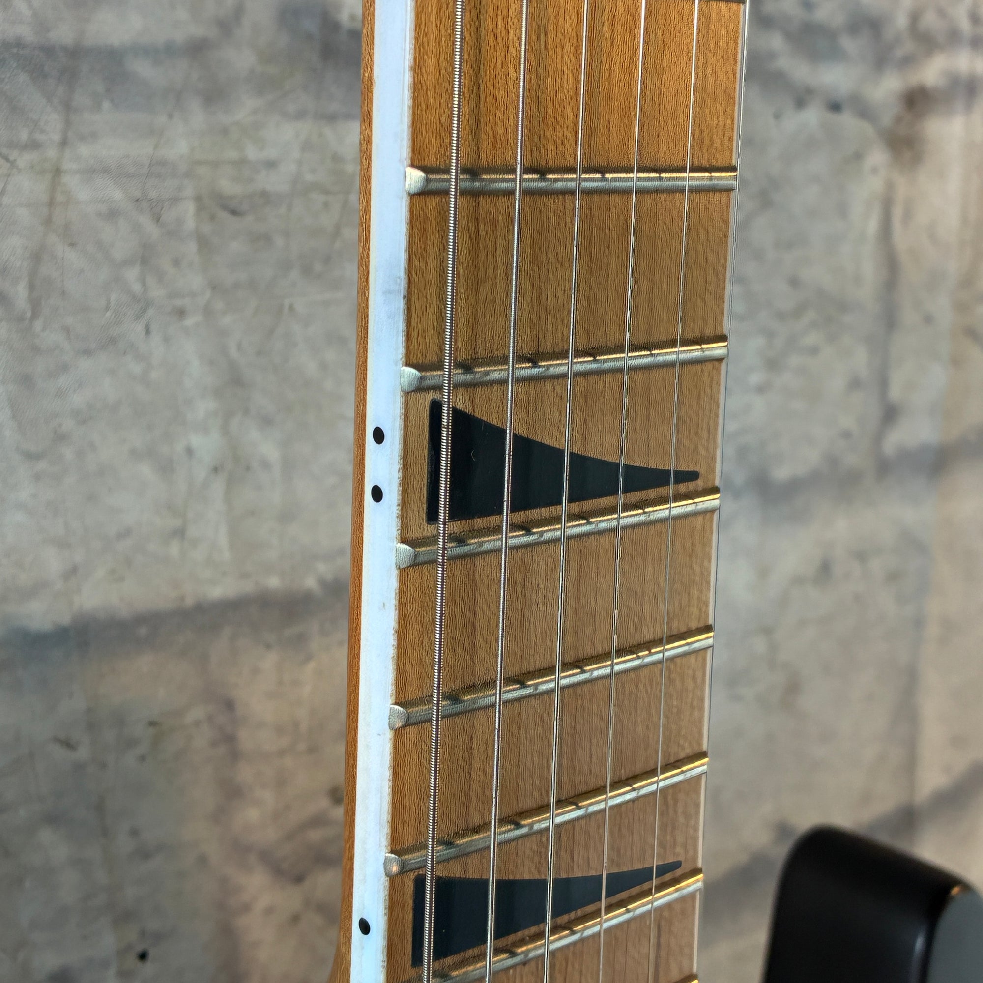 Jackson JS Series Dinky Arch Top JS24 DKAM Electric Guitar - Caramelized Maple board, Black Stain