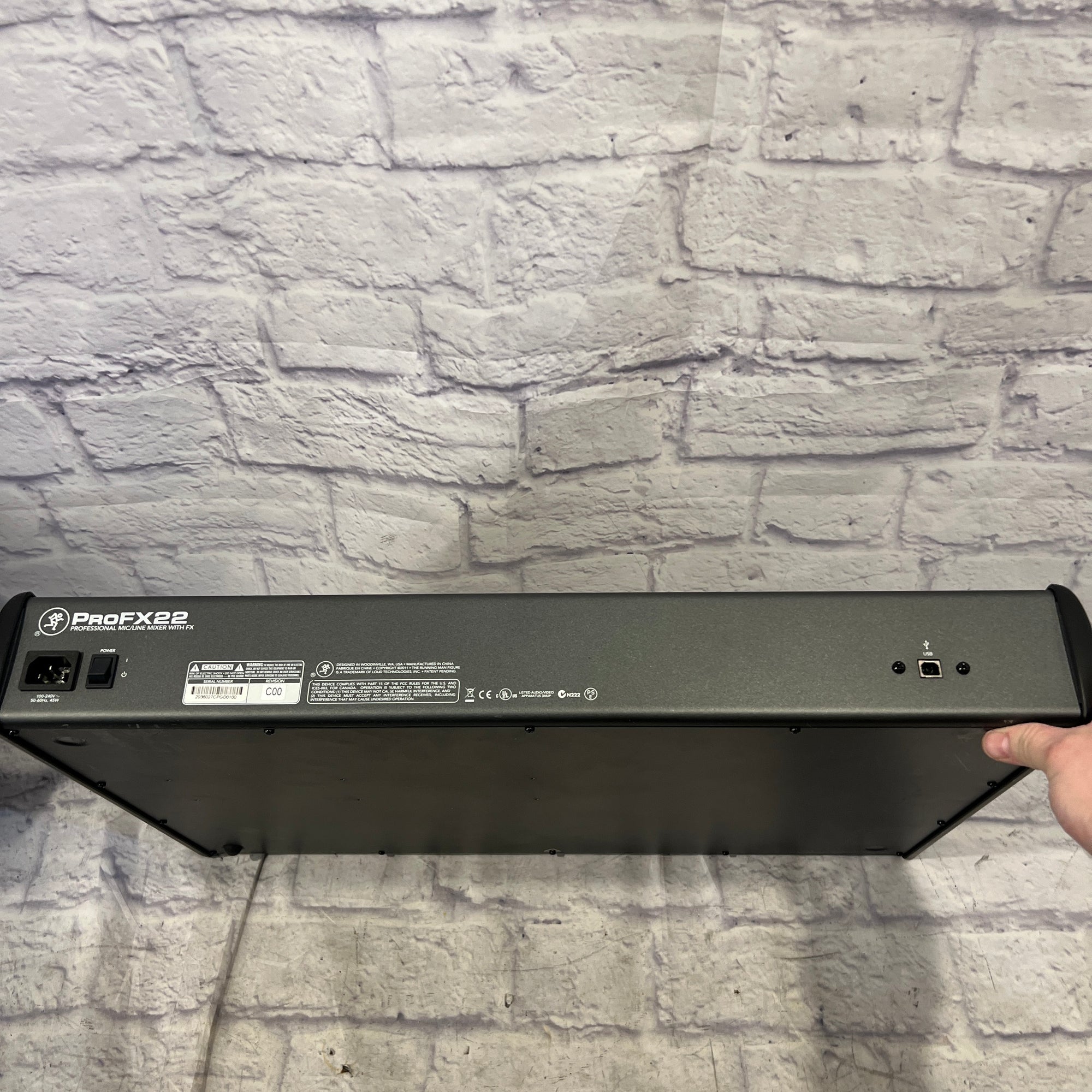 Mackie ProFX22 V1 22 Channel Passive Mixer with Effects