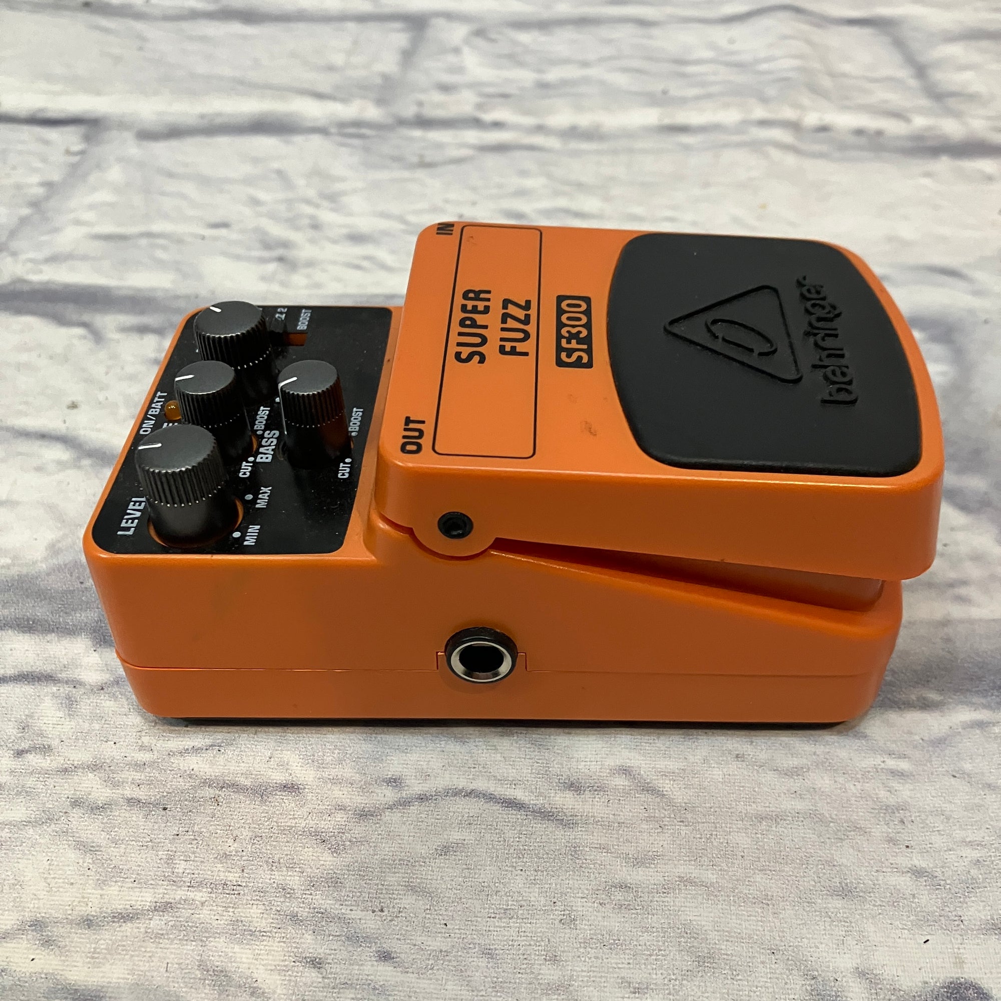 Behringer Super Fuzz SF300 Fuzz Pedal