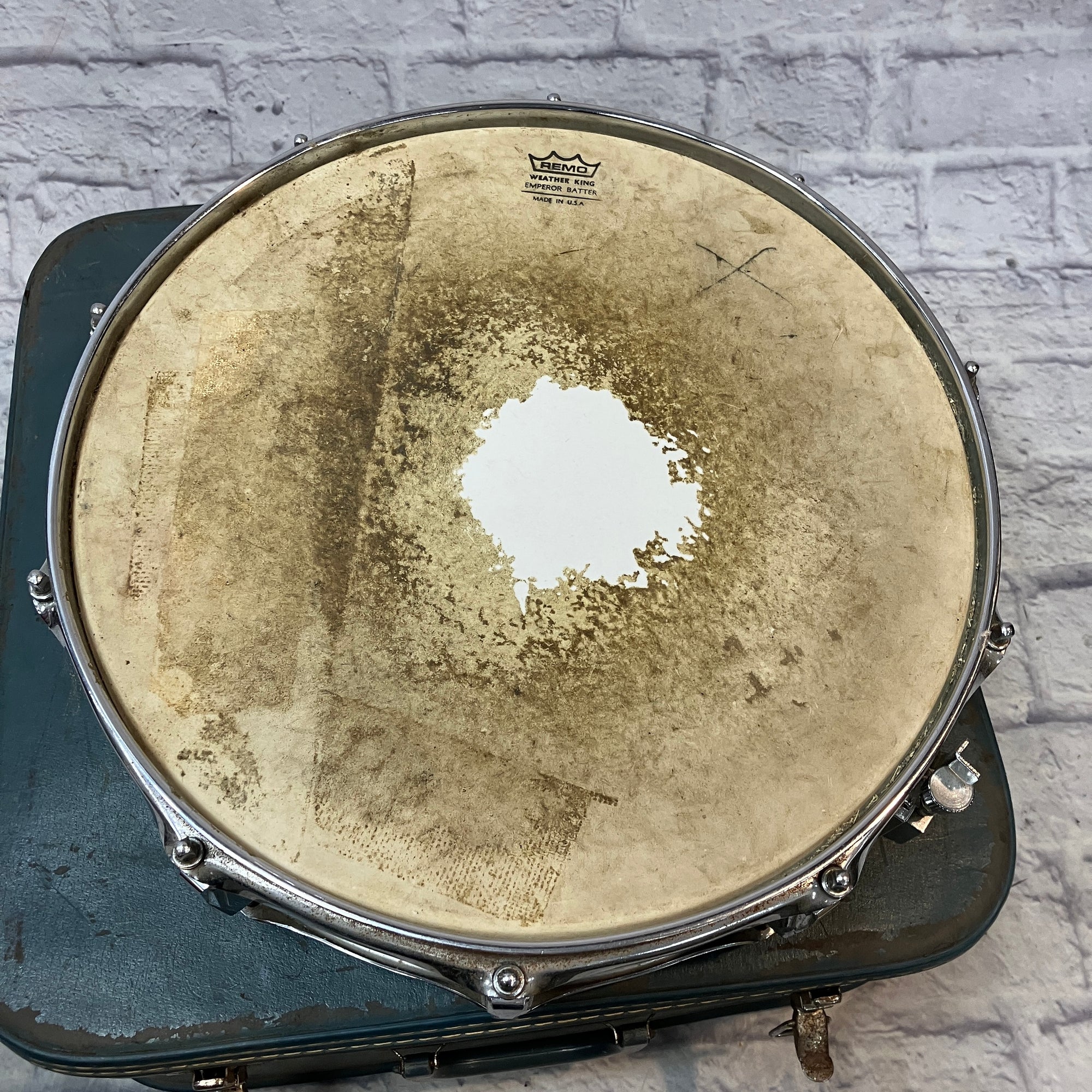 Vintage Ludwig Chrome Snare (With case and Accessories)
