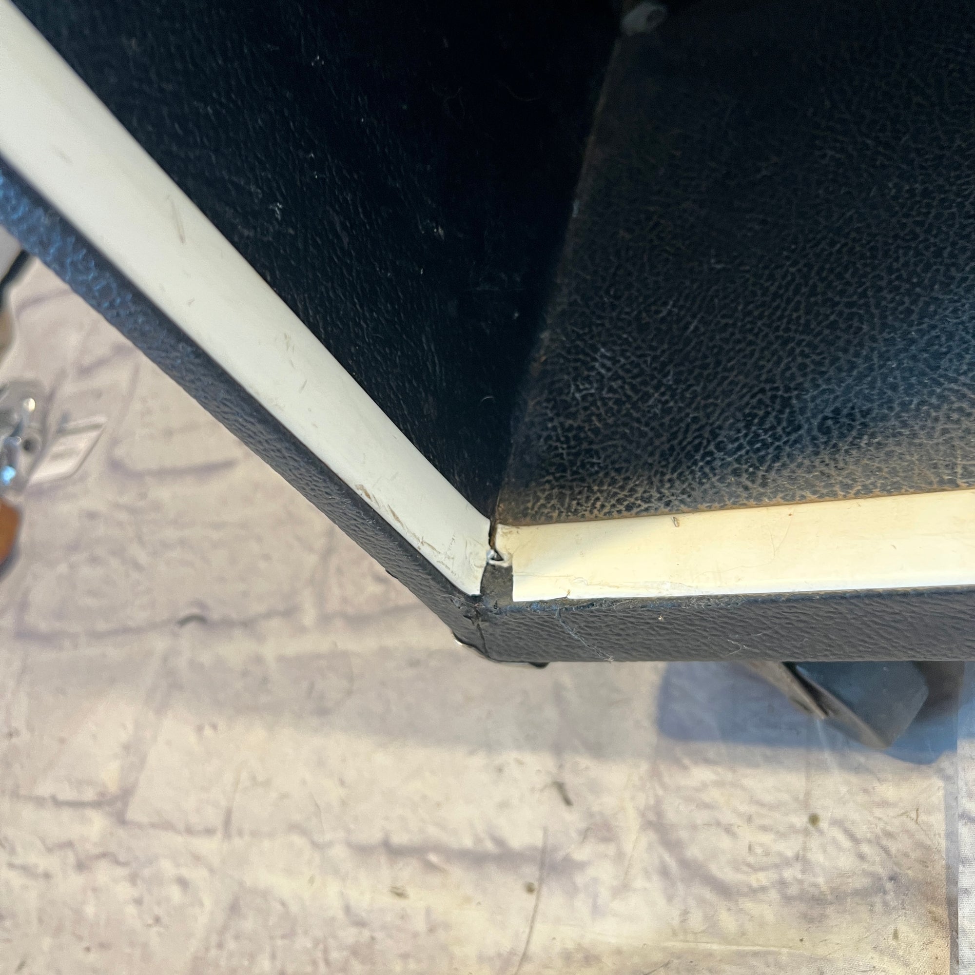 Acoustic Model 126 1x15 Bass Combo Amp Serviced