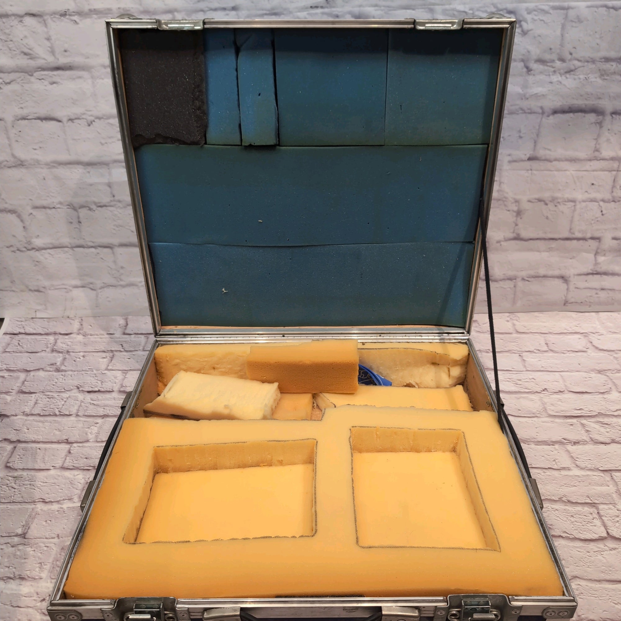 Encore Cases 25 x 23 x 8 Road Case - Blue - Evolution Music