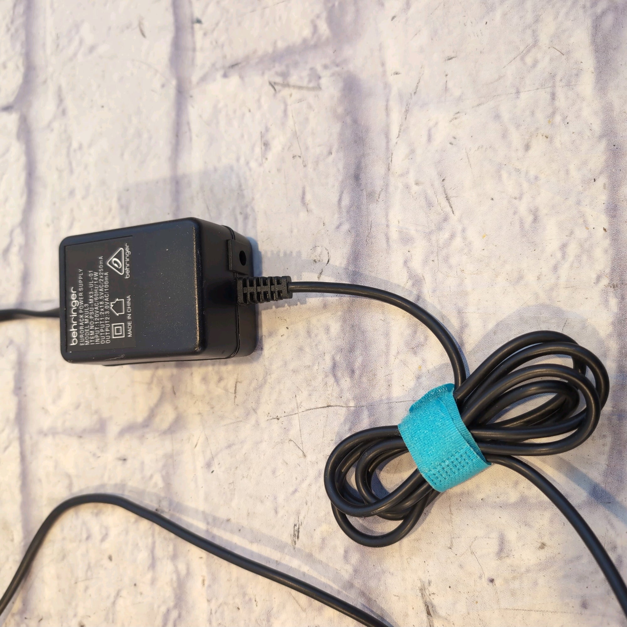 Behringer Xenyx Q802 USB Mixer with Power Supply