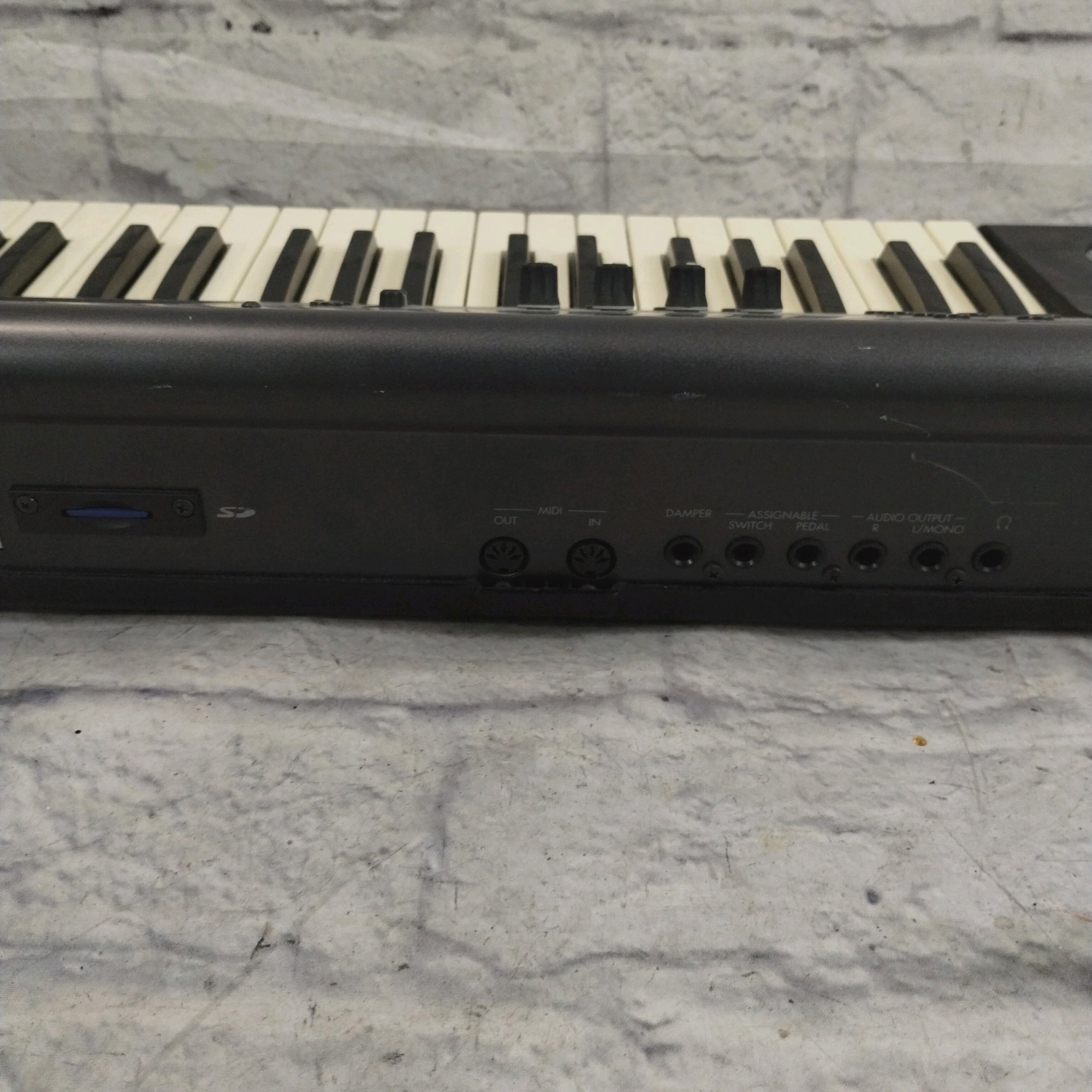 Korg M50 (Semi-weighted) "256 MB ROM" Workstation