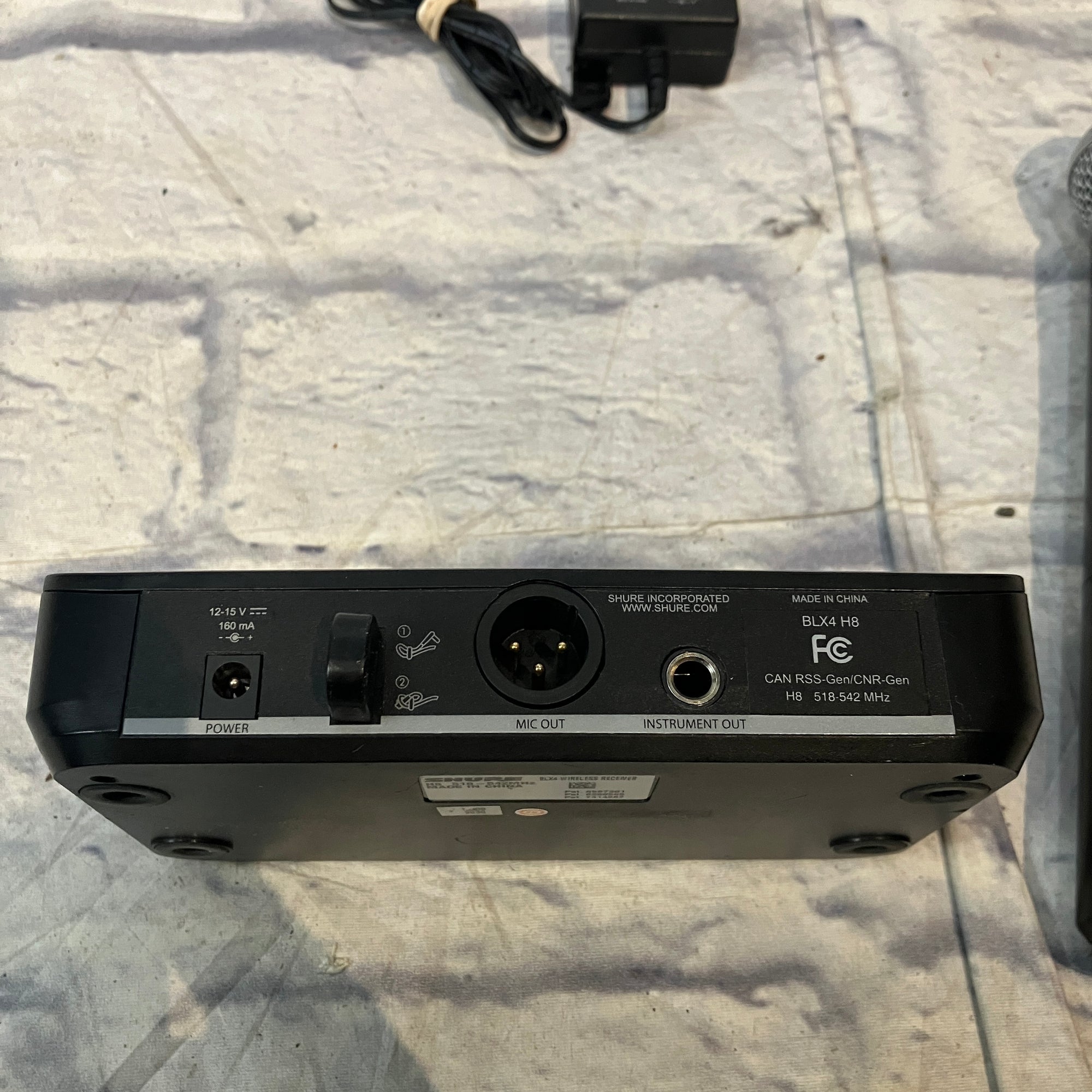 Shure SLX4 & BLX4 Wireless Receiver and Microphone