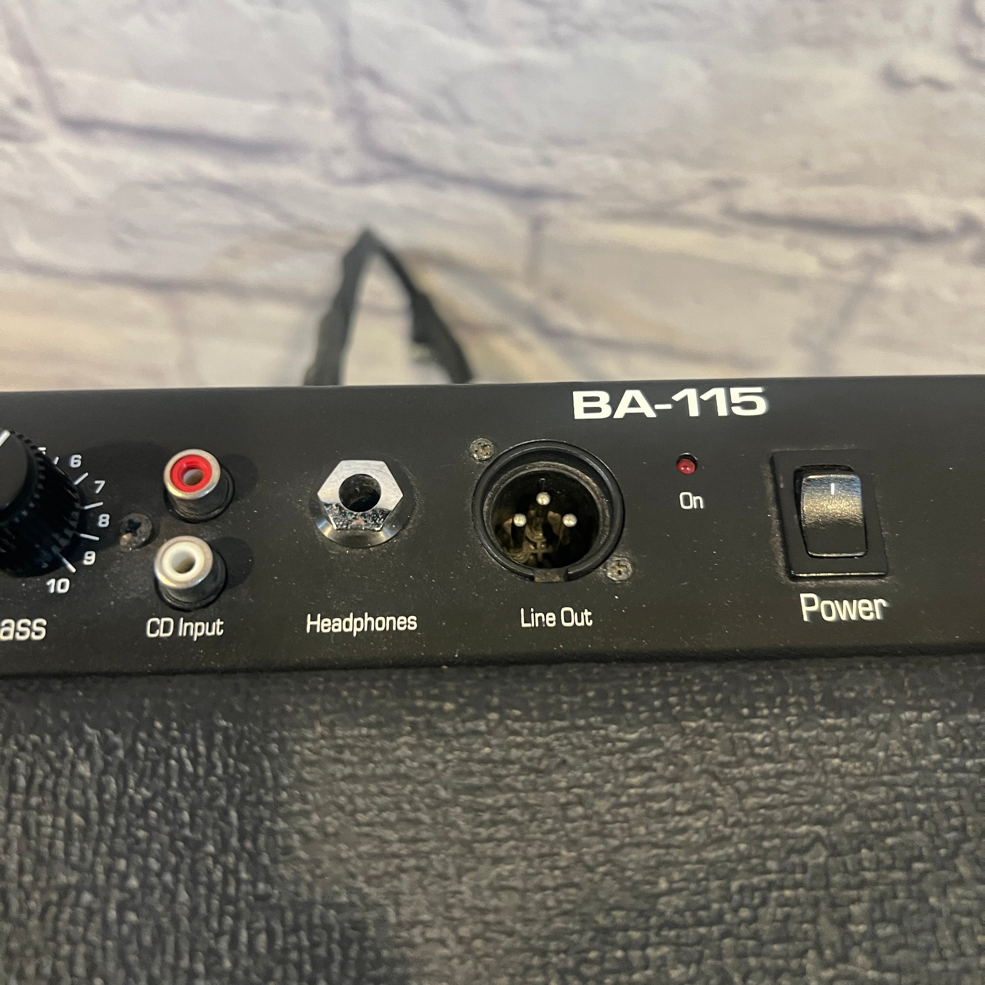 Ampeg BA115 1x15 Bass Combo Amp Bass Guitar Combo Amp