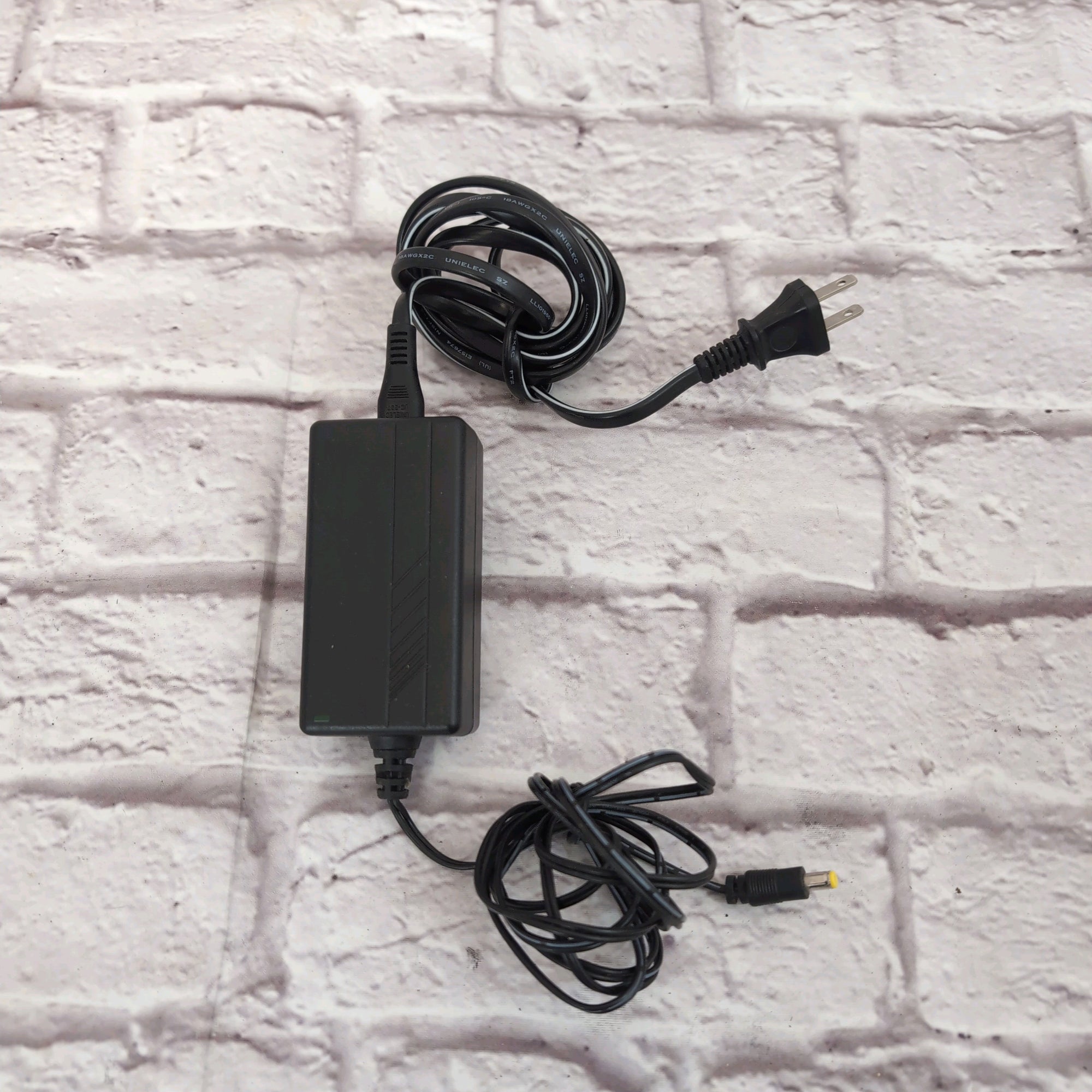 Tascam PS-1225 12V DC Center Positive 2.5A Power Supply