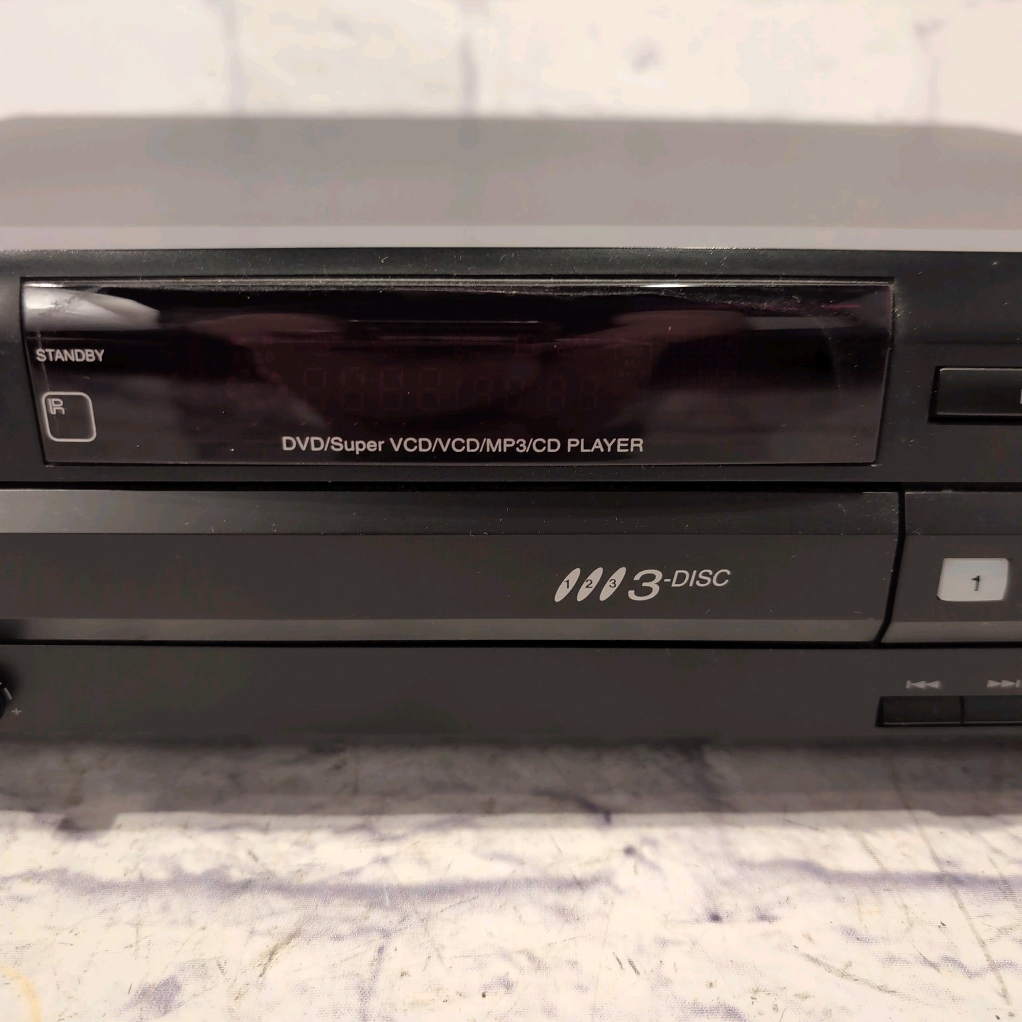 APEX AD-703 3-Disc Digital Video DVD Player and Karaoke