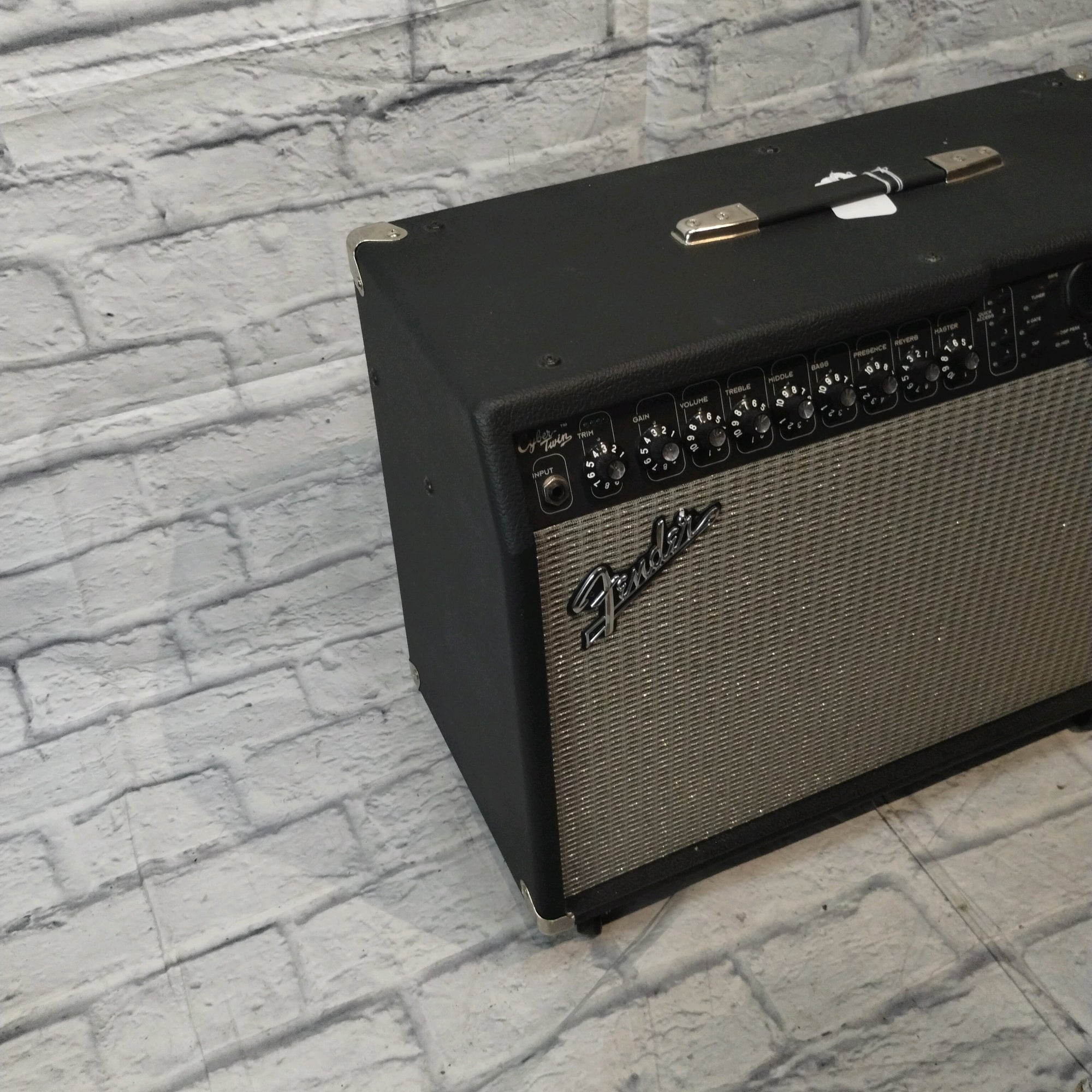 Fender Cyber Twin Combo Amp with Cover and 4-Button Footswitch Guitar Combo Amp