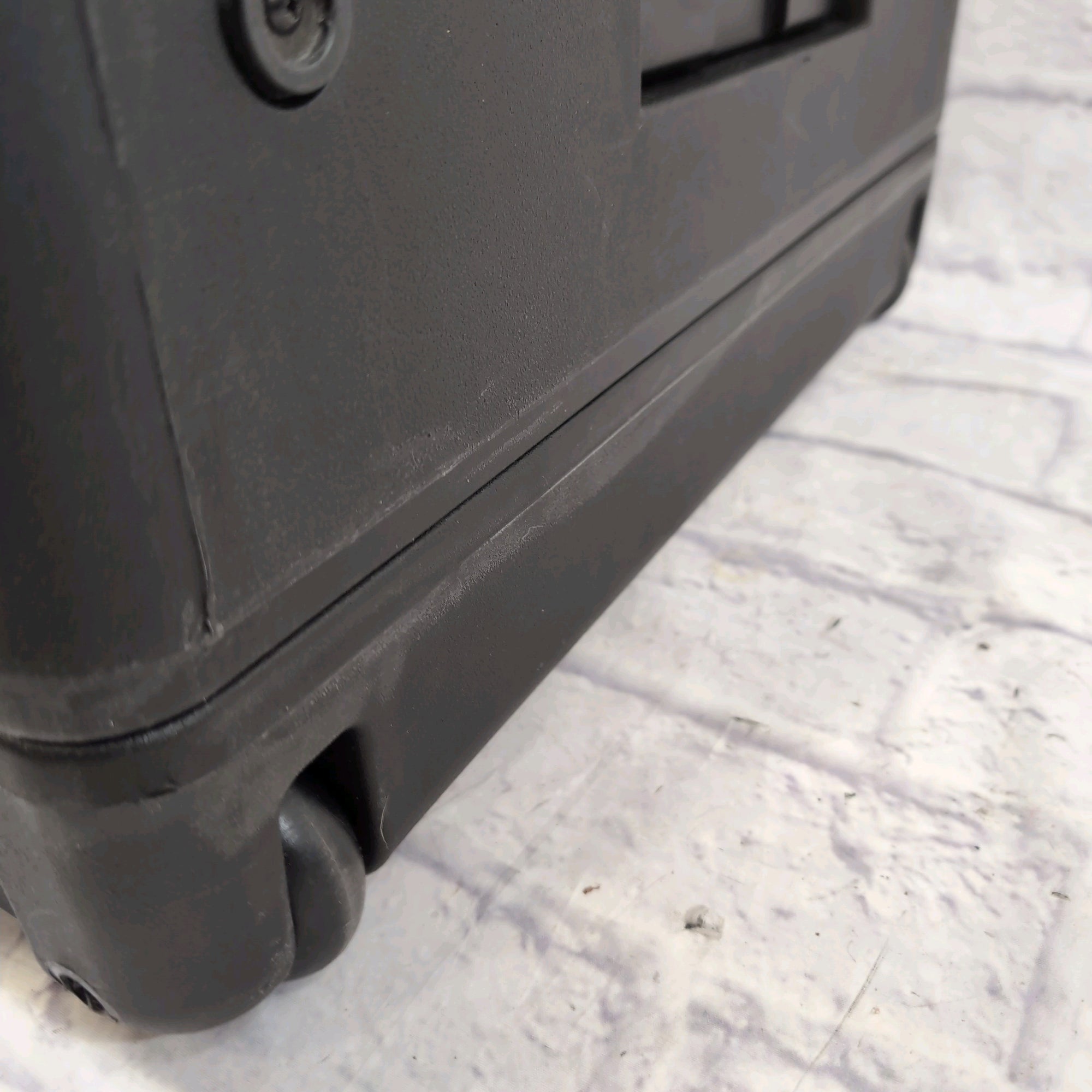 SKB 1SKB-R104W 10U x 4U Rolling Compact Rig Mixer Rack Case