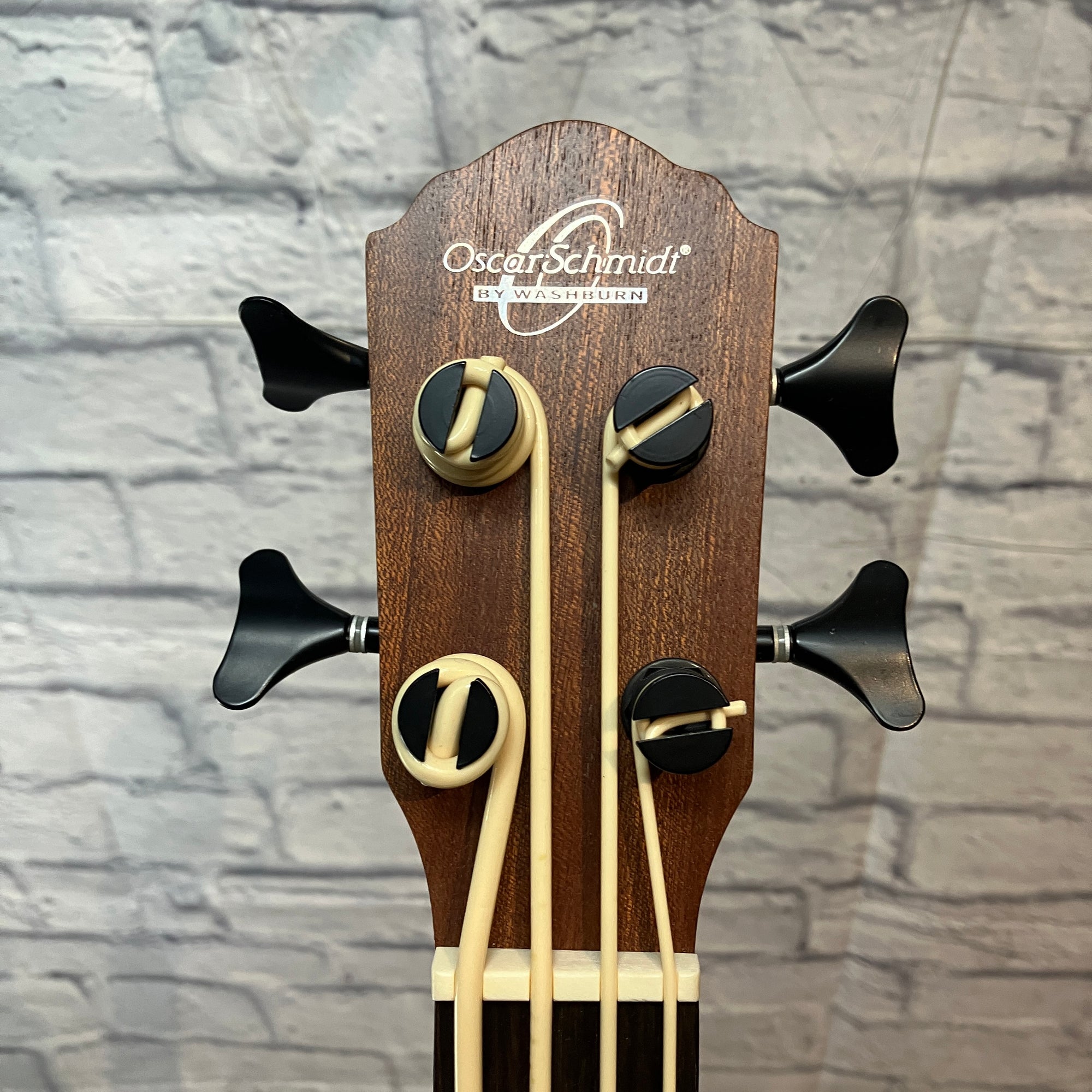 Oscar Schmidt OUB200K Bass Ukulele w/ bag