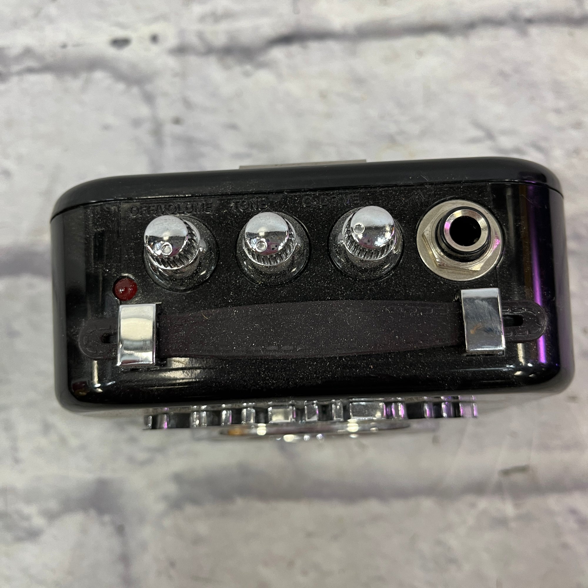 Honeytone Tiny Guitar Amp null