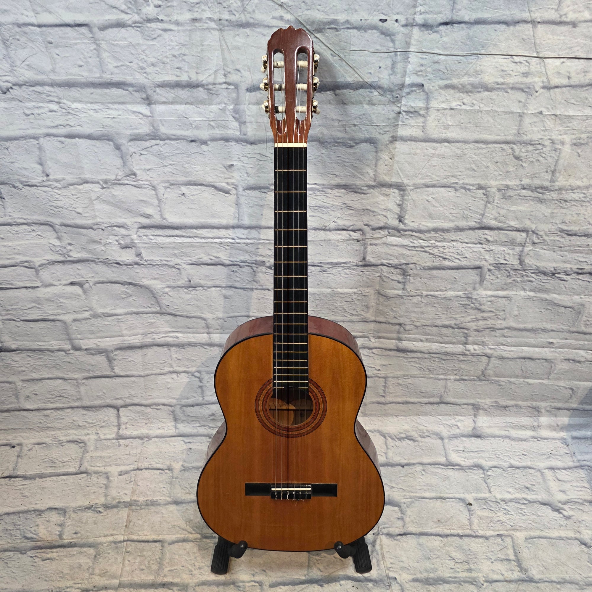 Gremlin GC10 Classical Acoustic Guitar
