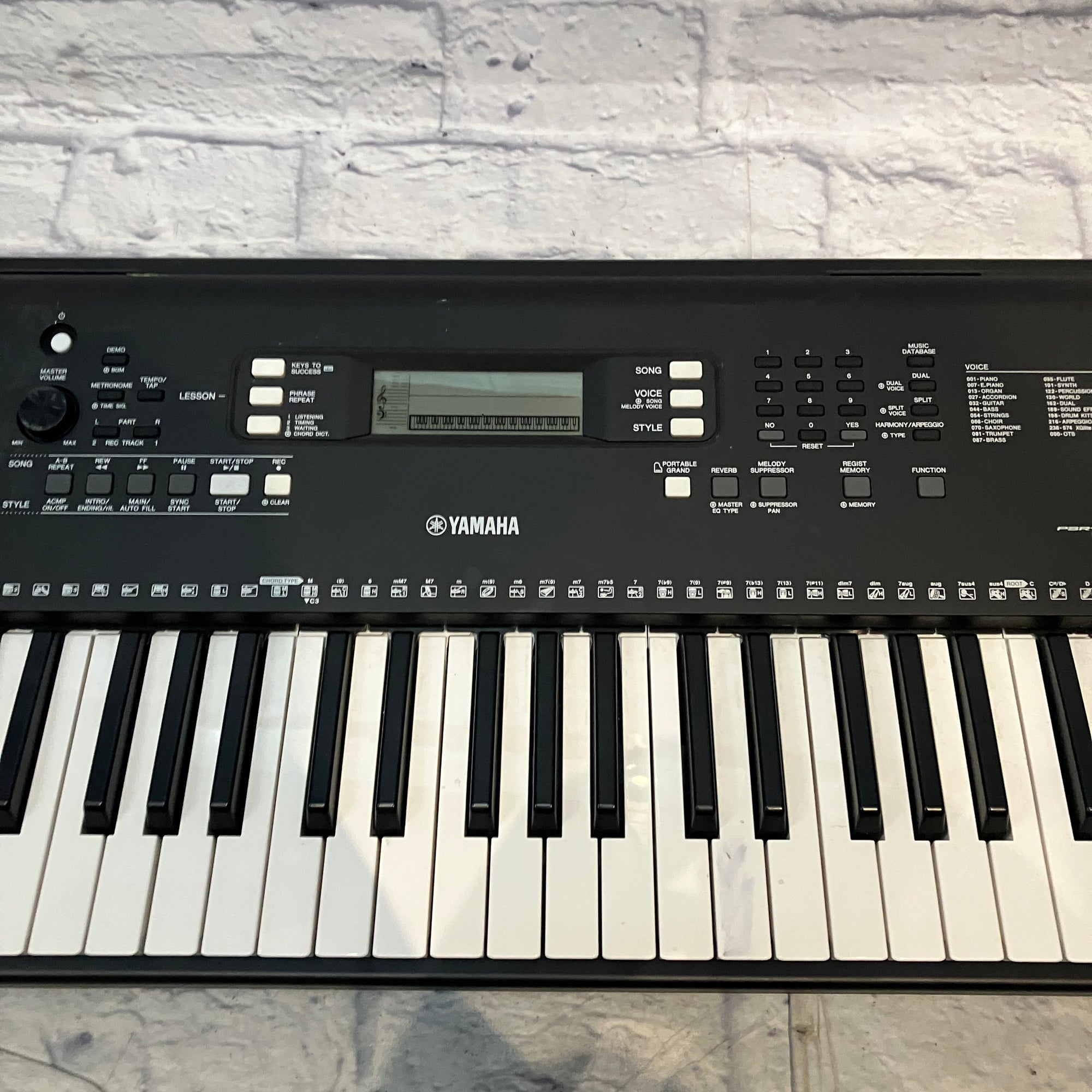Yamaha PSR-EW300 Digital Piano