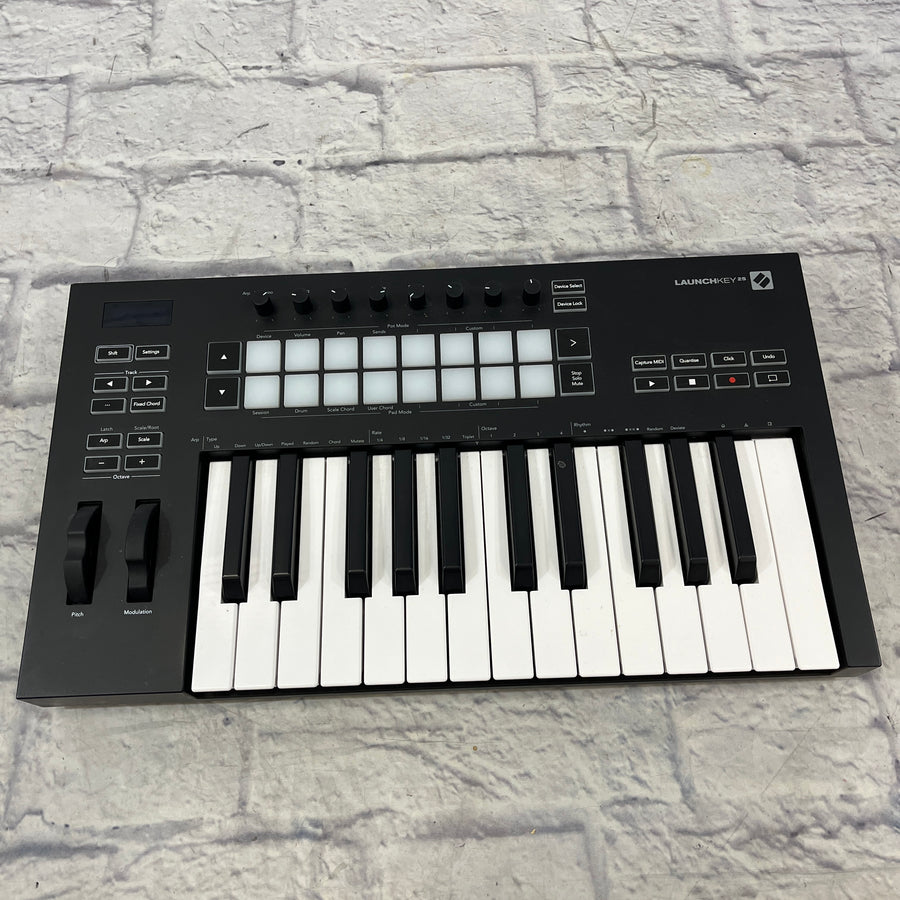 Novation Launchkey 25 mk3 Controller