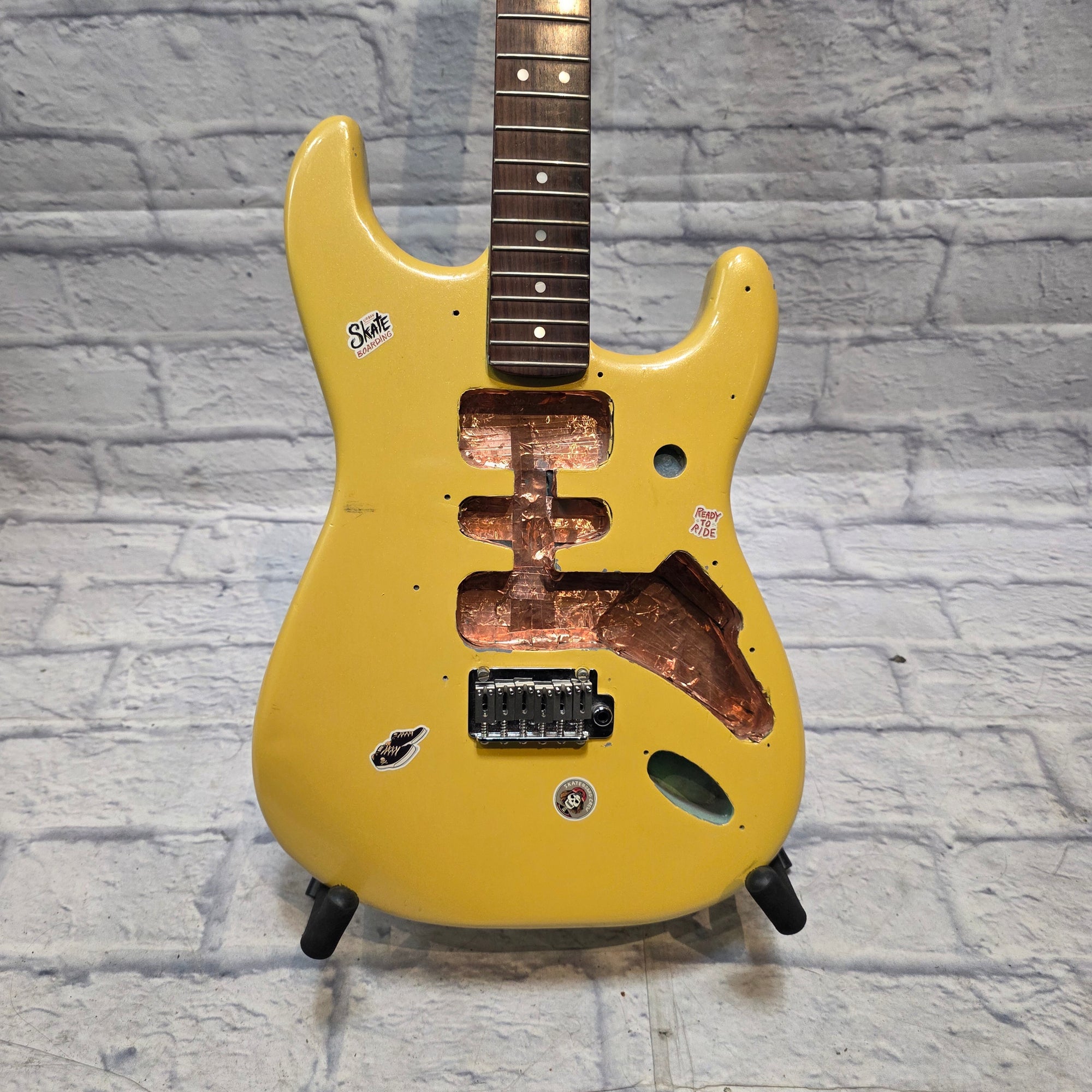 Fender/Squier Stratocaster Partscaster Husk - Gold Refinish