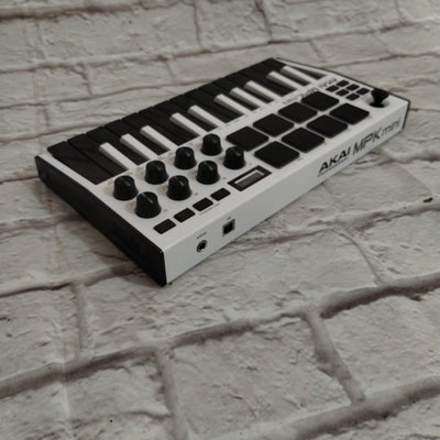 Akai MPK Mini Midi Controller