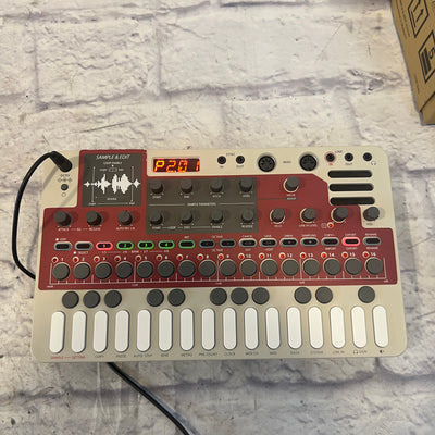 Sonicwave Liven Lofi-12 Sampling Groovebox