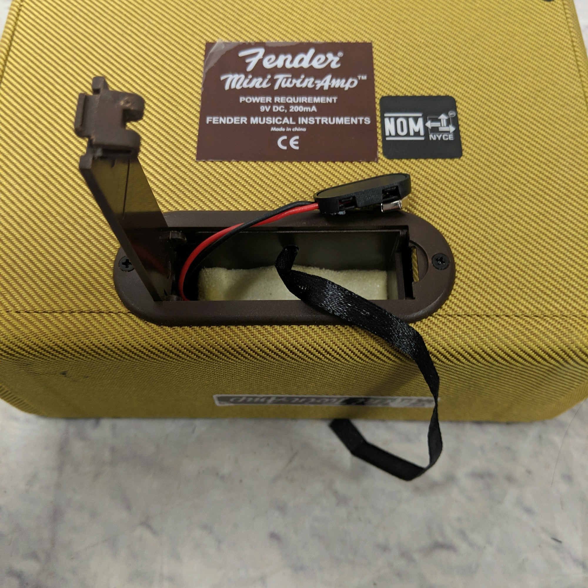 Fender Mini 57 Twin Amp null
