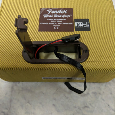 Fender Mini 57 Twin Amp null