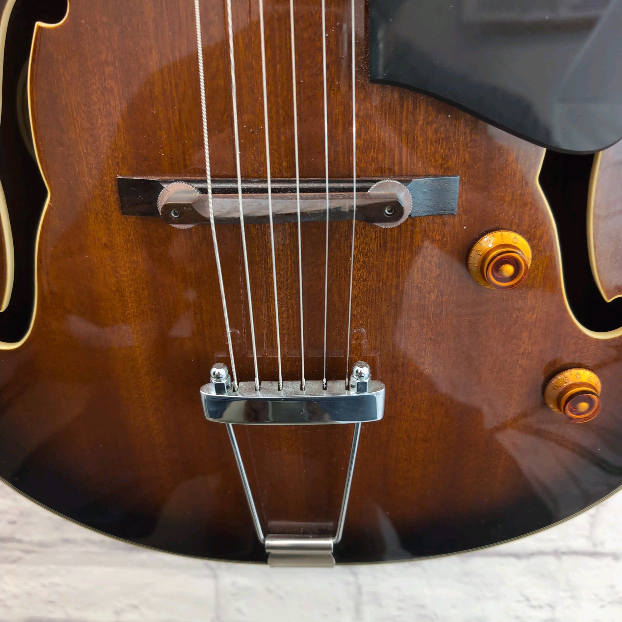 Washburn HB-15C TS HB Series Hollowbody Archtop Electric Guitar - Tobacco Sunburst