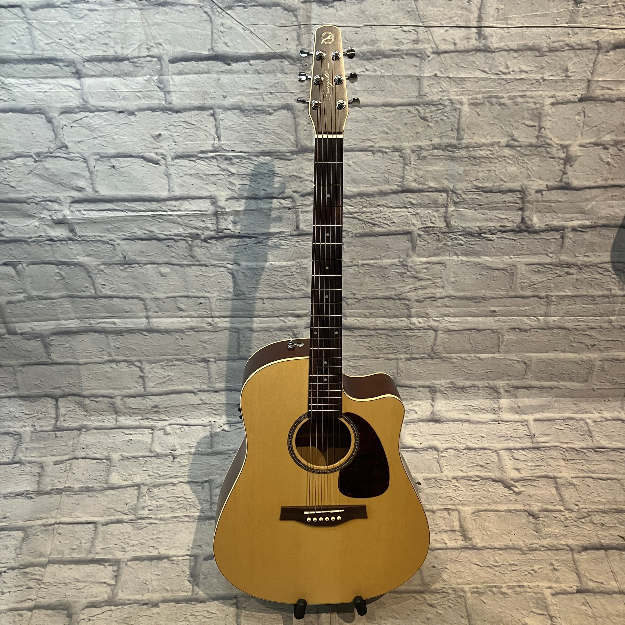 Seagull Coastline C6 Slim CW Spruce QI Acoustic Guitar w/ case