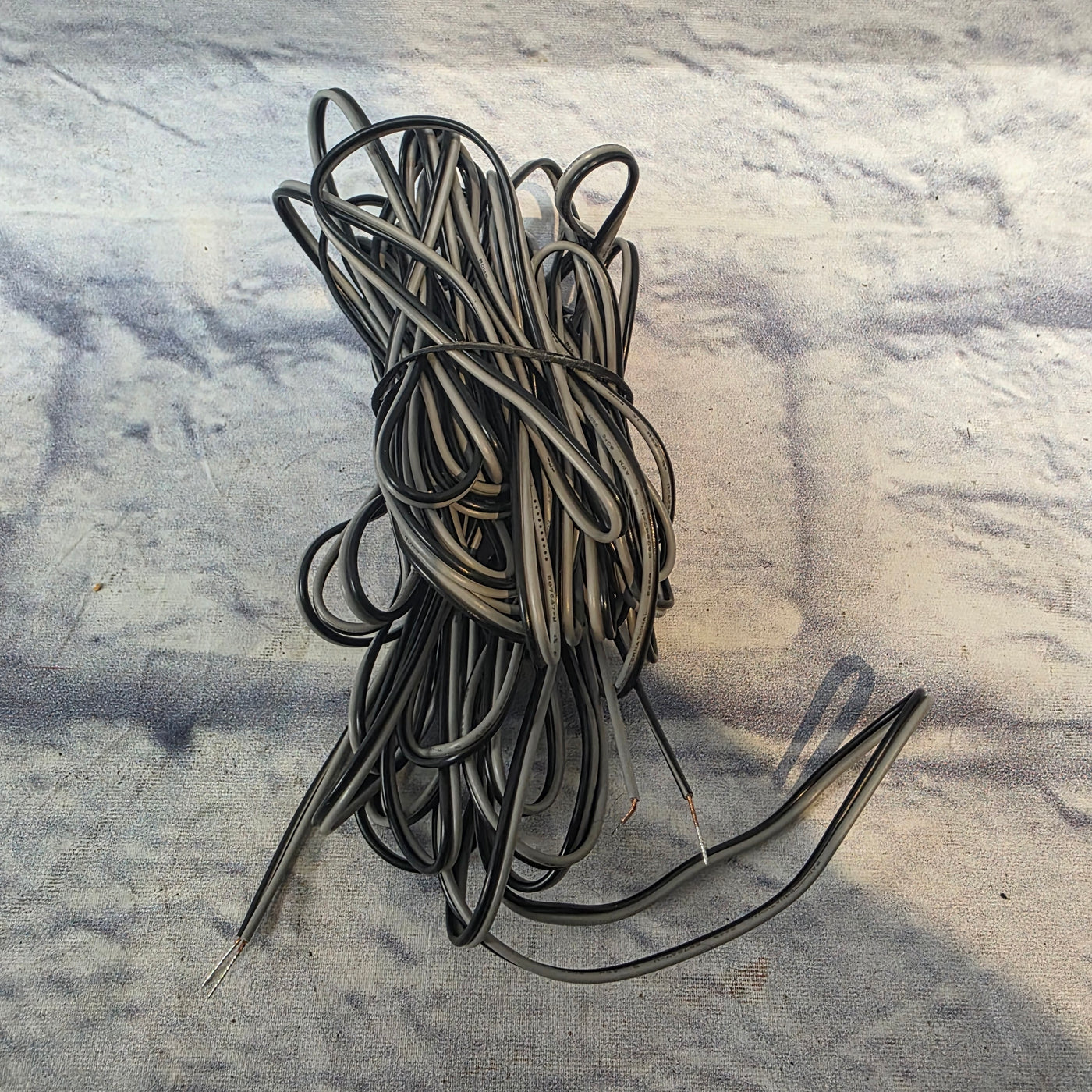 Unknown Black And Grey Speaker Wire ( 25 feet)