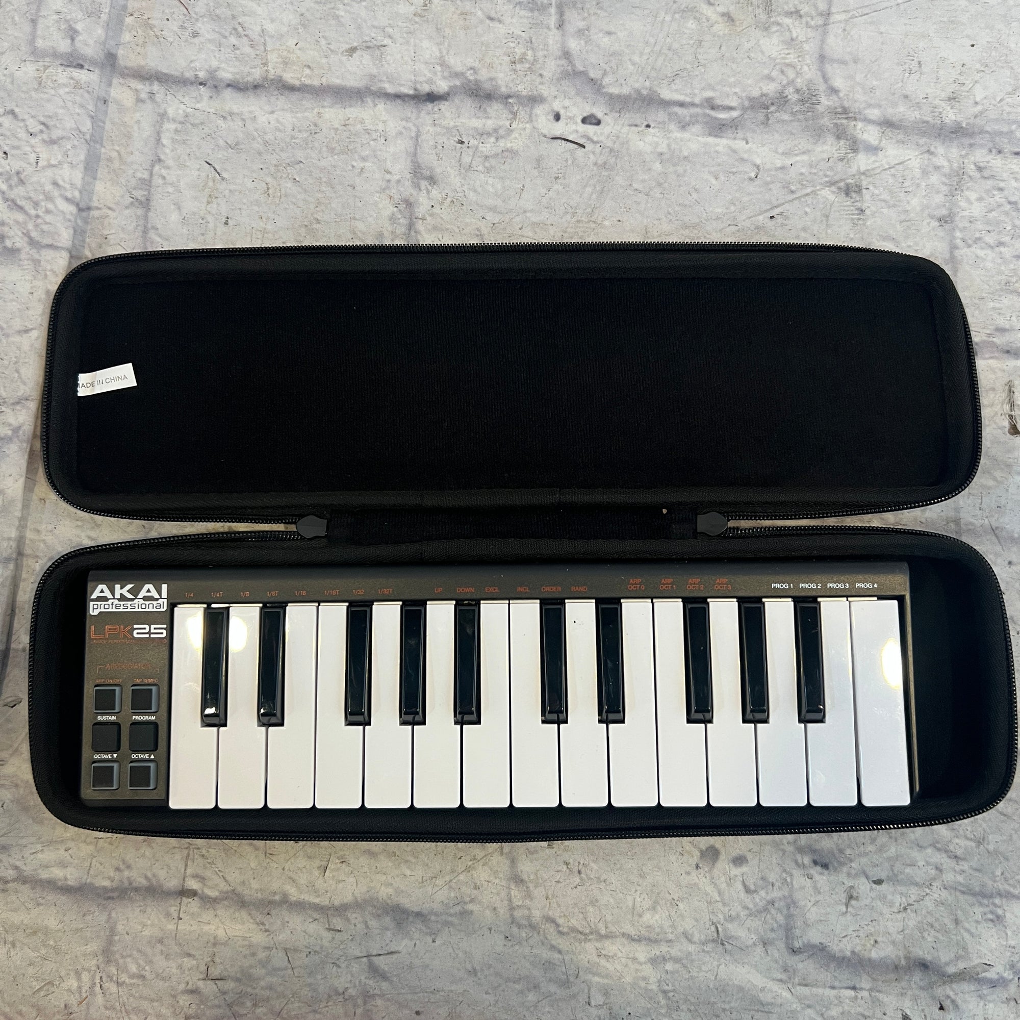 Akai LPK25 25-Key Mini MIDI Controller