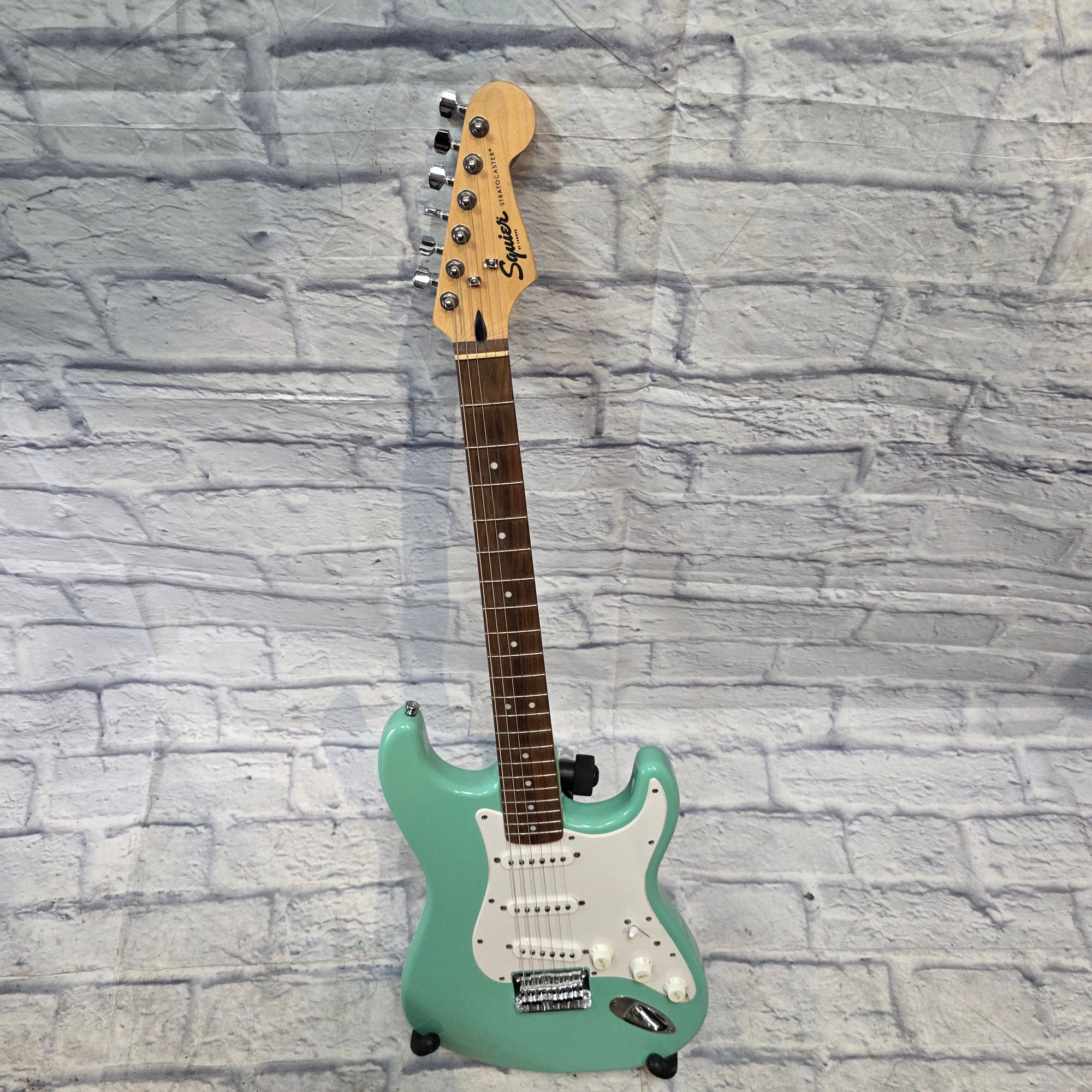 Squier FSR Bullet Stratocaster - Sea Foam