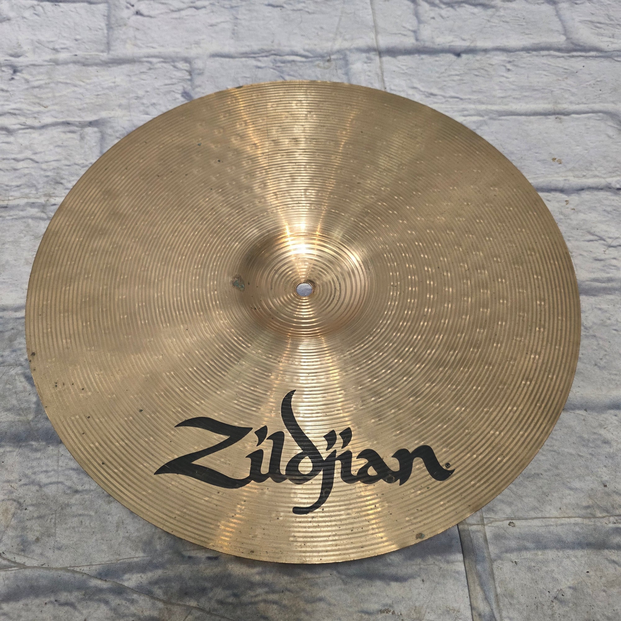 Zildjian ZHT 16" Medium Thin Crash Crash Cymbal