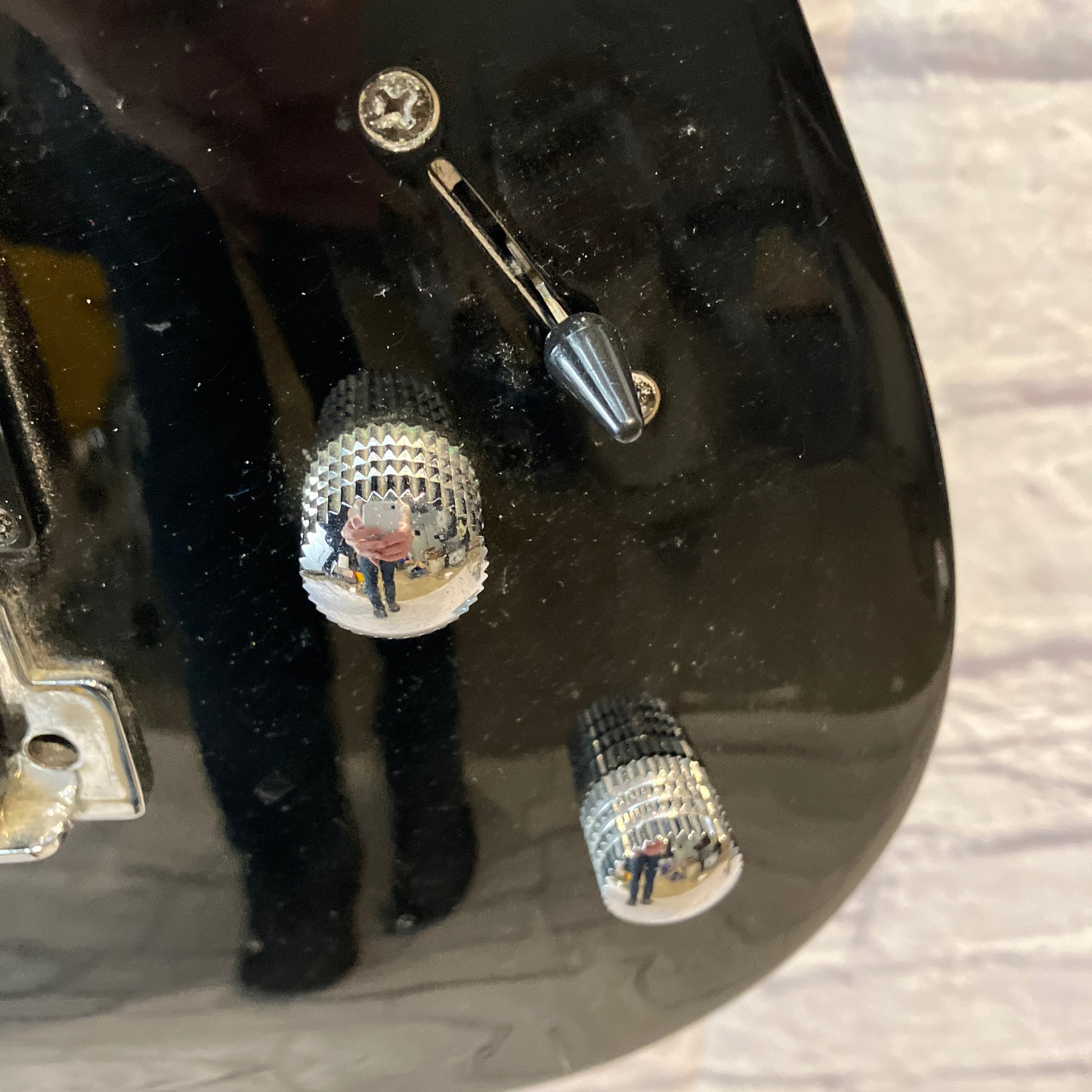 Laguna LE300 Electric Guitar