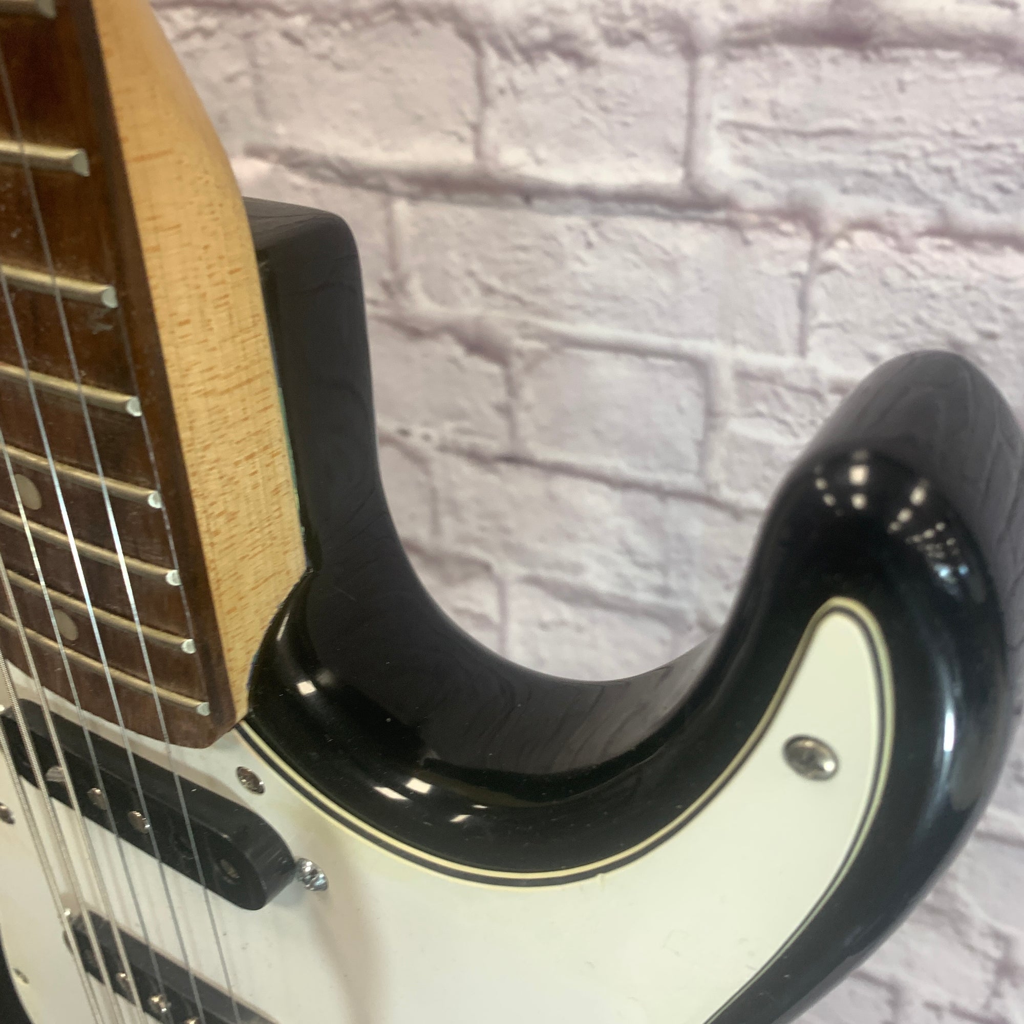 Peavey Raptor Black Electric Guitar