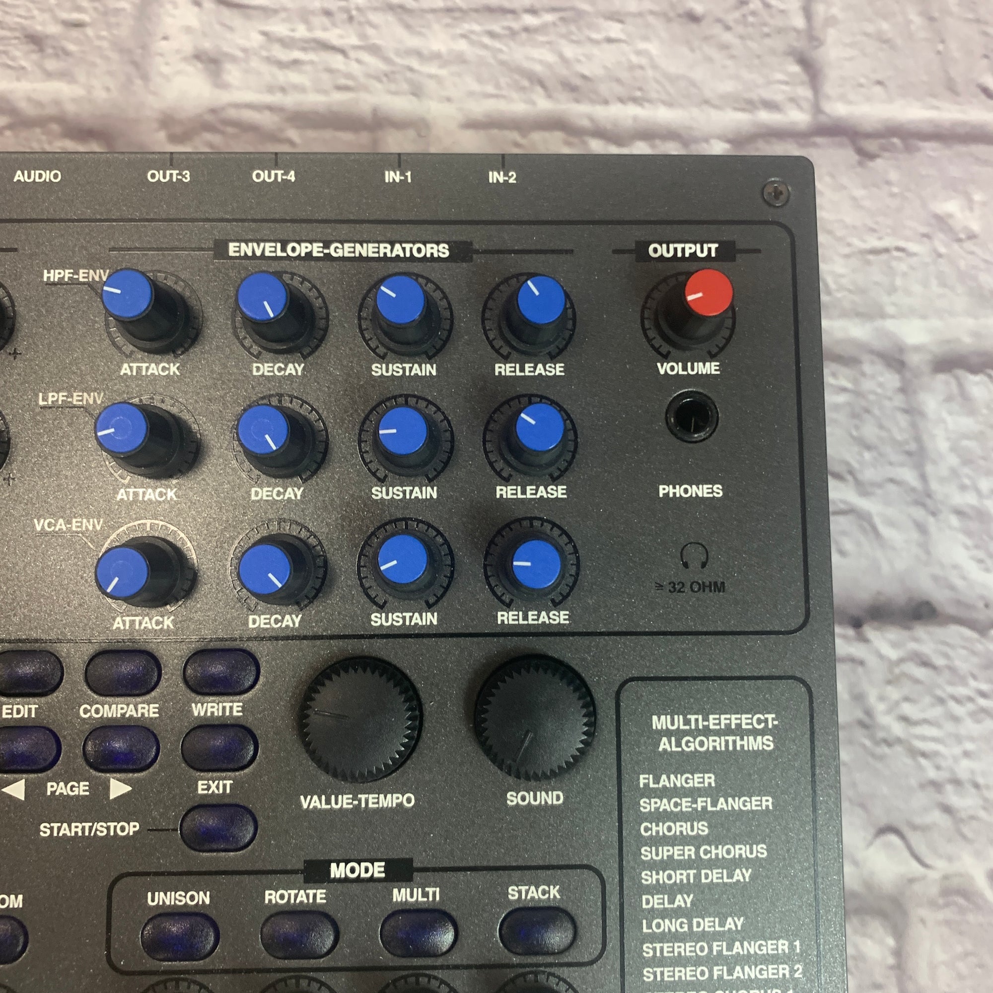 Quasimidi Polymorph Rack Synth