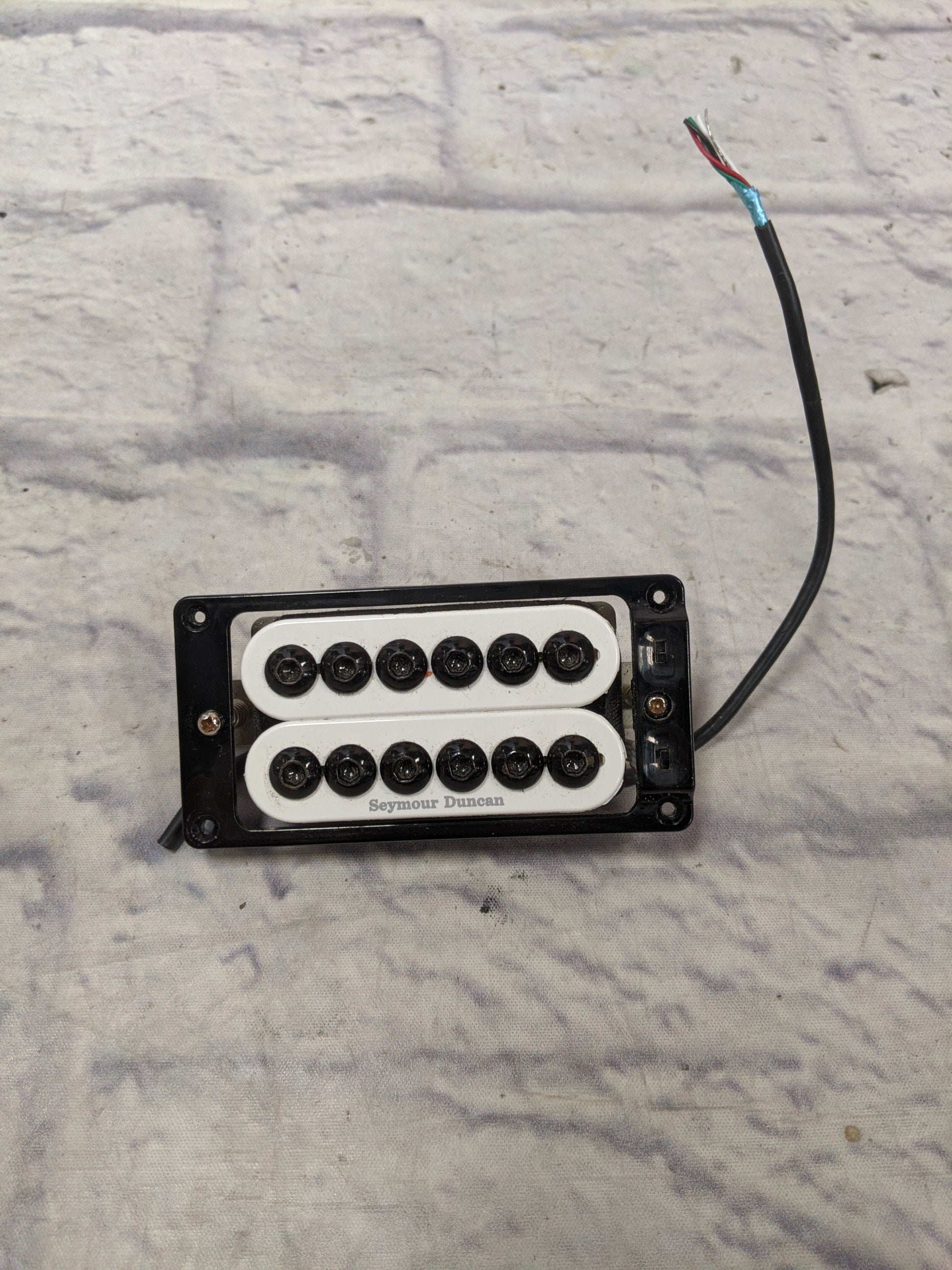 Seymour Duncan SH8B Invader Humbucker with Triple Shot Pickup Ring