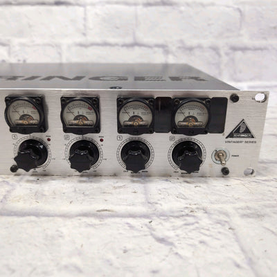 Behringer Tube Ultragrain T1953 - Microphone/Line Preamplifier