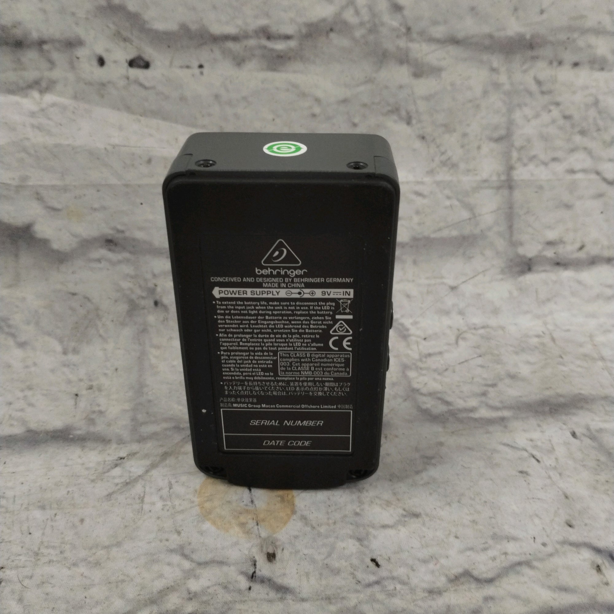 Behringer Chromatic Tuner TU 300 Tuning Pedal