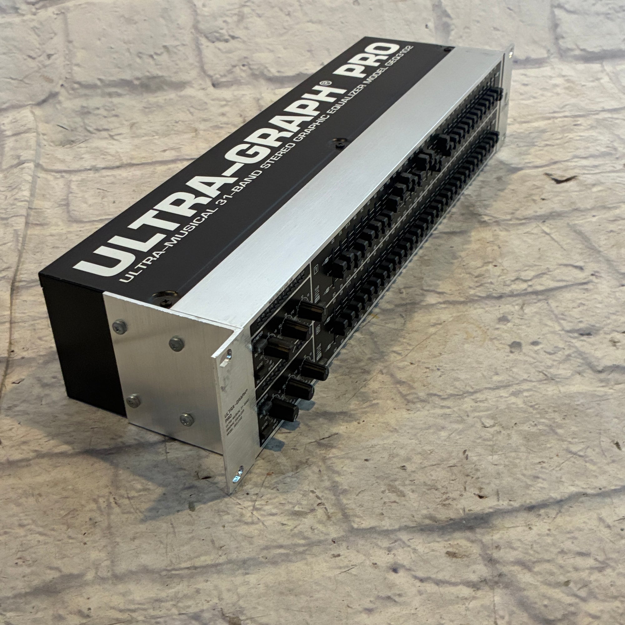Behringer GEQ3102 Rack EQ