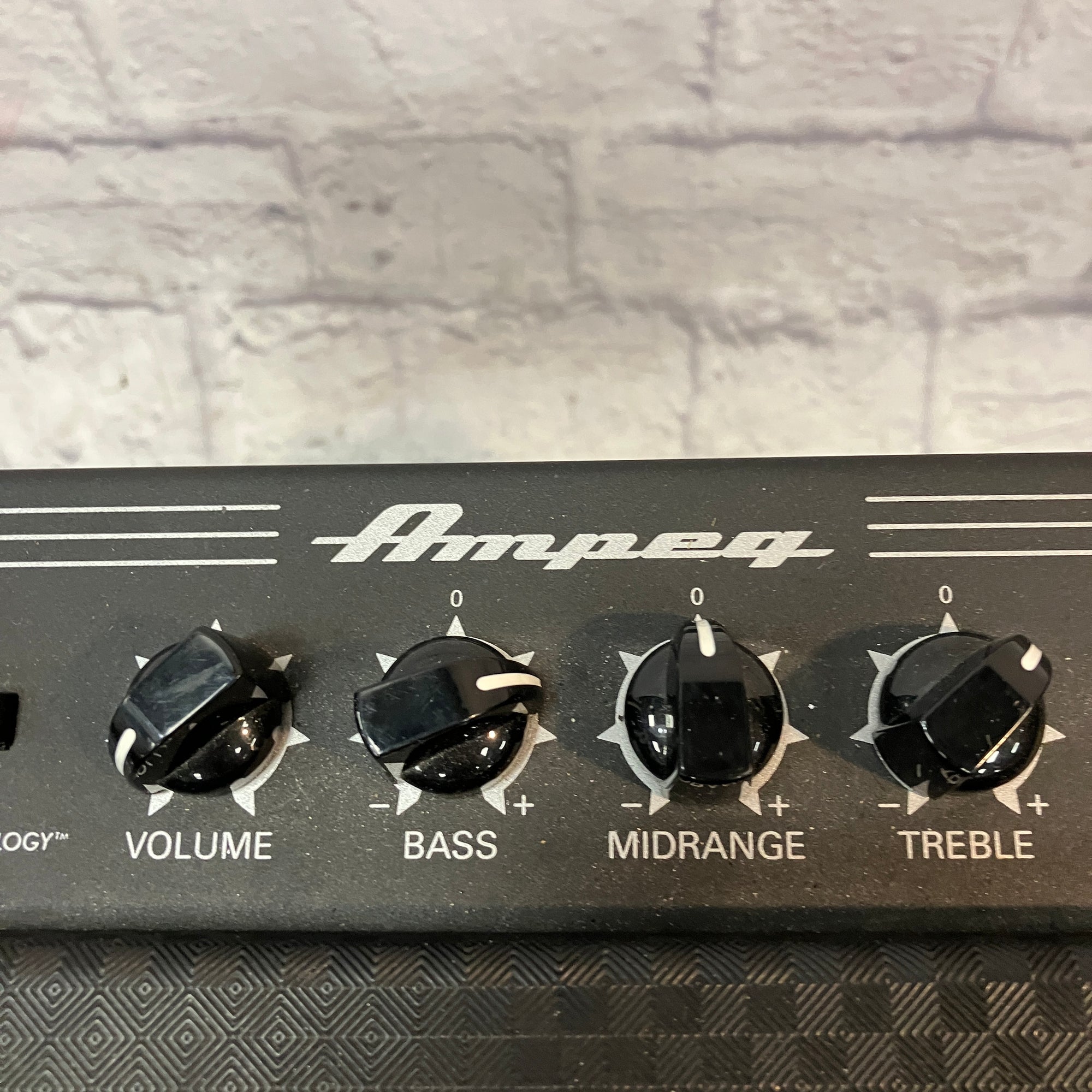 Ampeg Rocket Bass RB-108 Bass Guitar Combo Amp
