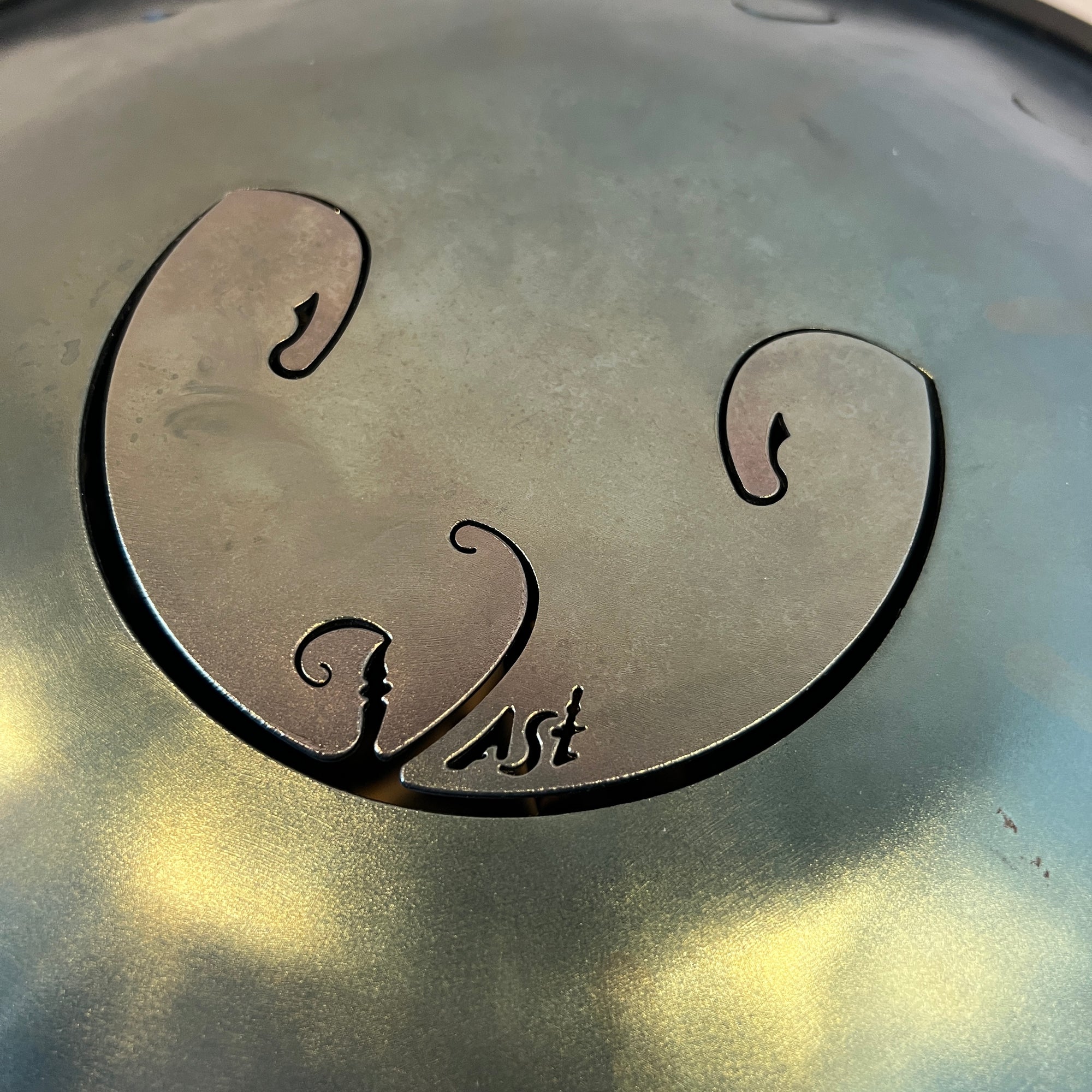 Rav Vast Indigo B Onoleo Tongue Drum with Bag.