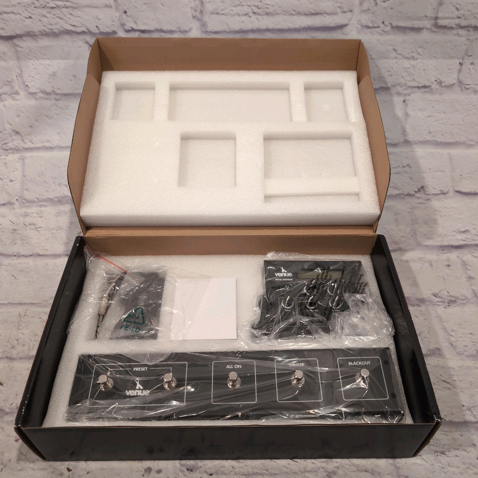 Venue Tetra Control DMX Controller and Footswitch