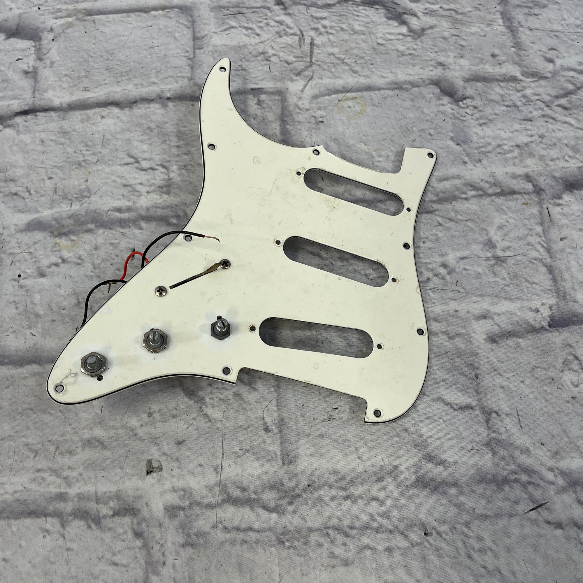 Unknown Strat Pickguard SSS w/ Pots & Switch