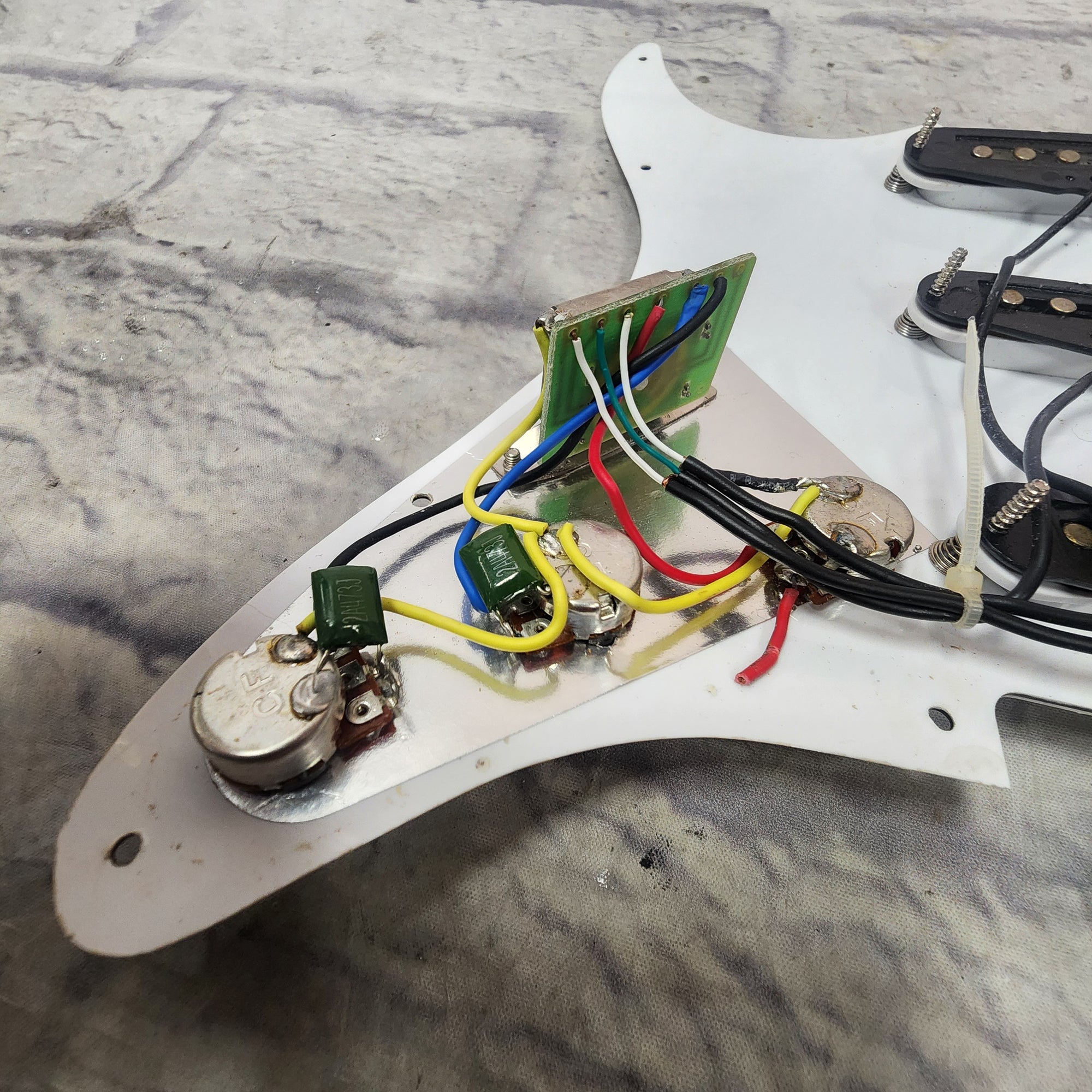 Unknown Loaded Strat Pickguard SSS
