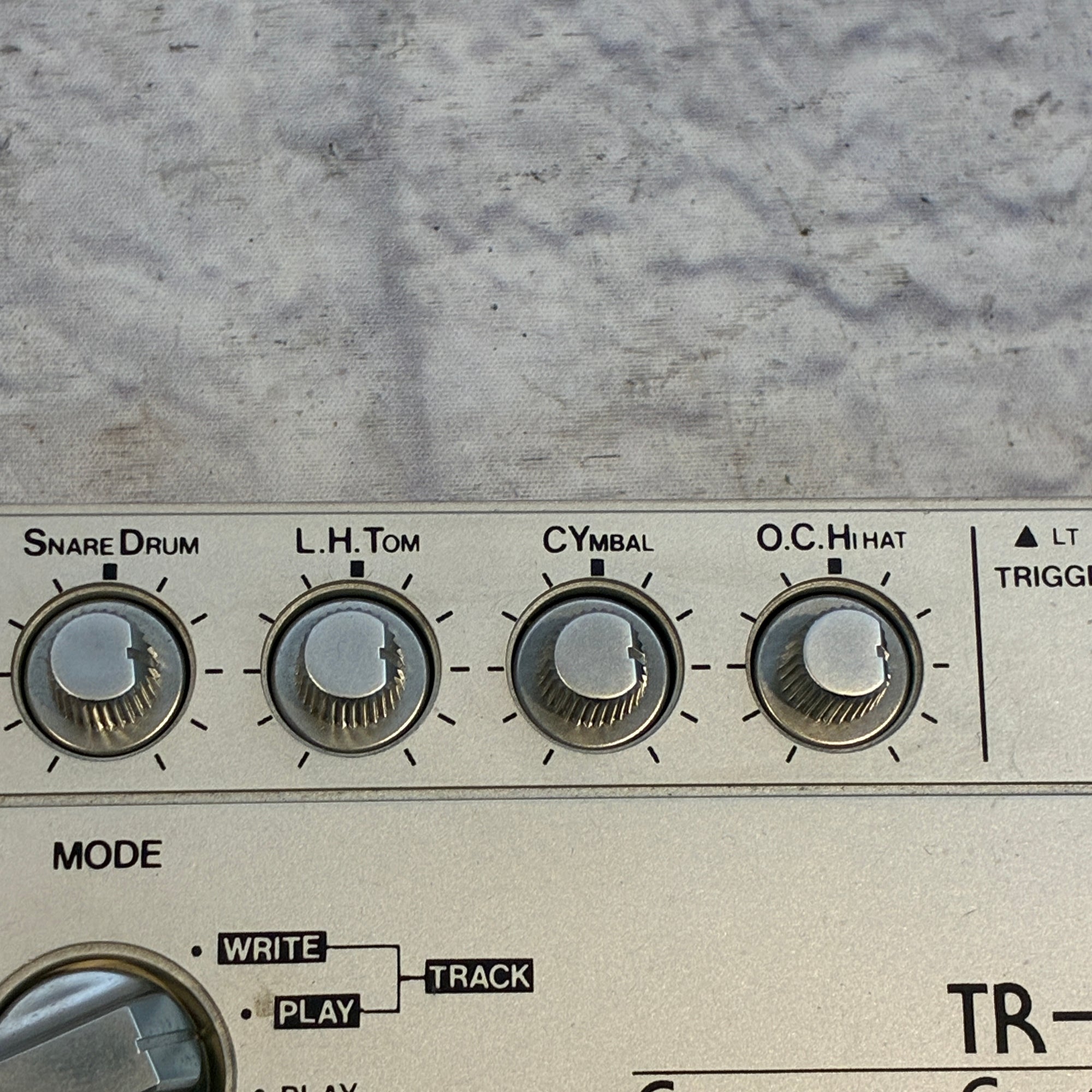 Roland Vintage 1980s TR-606 Drumatix Analog Drum Machine