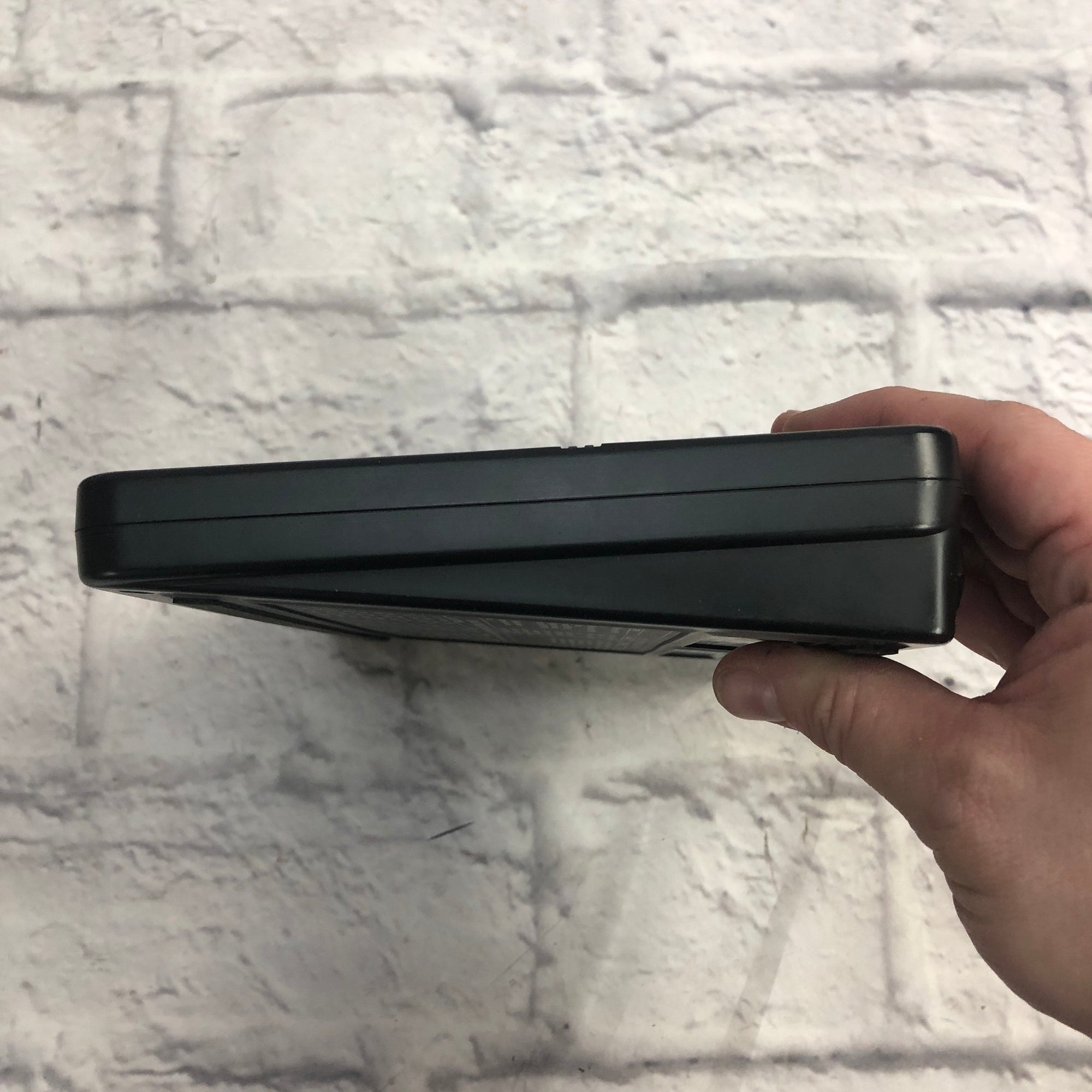 Alesis SR16 Drum Machine