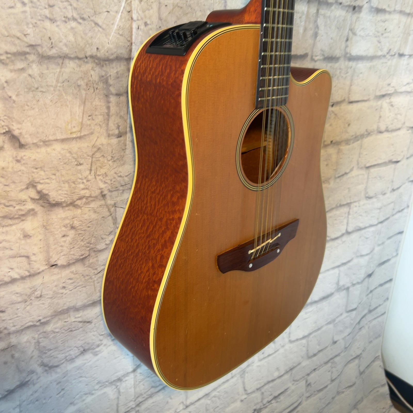 Takamine EN12C-12 12-String Acoustic Guitar with Case