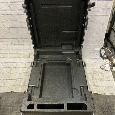 SKB Lighting Case with Telescoping Handle and Wheels