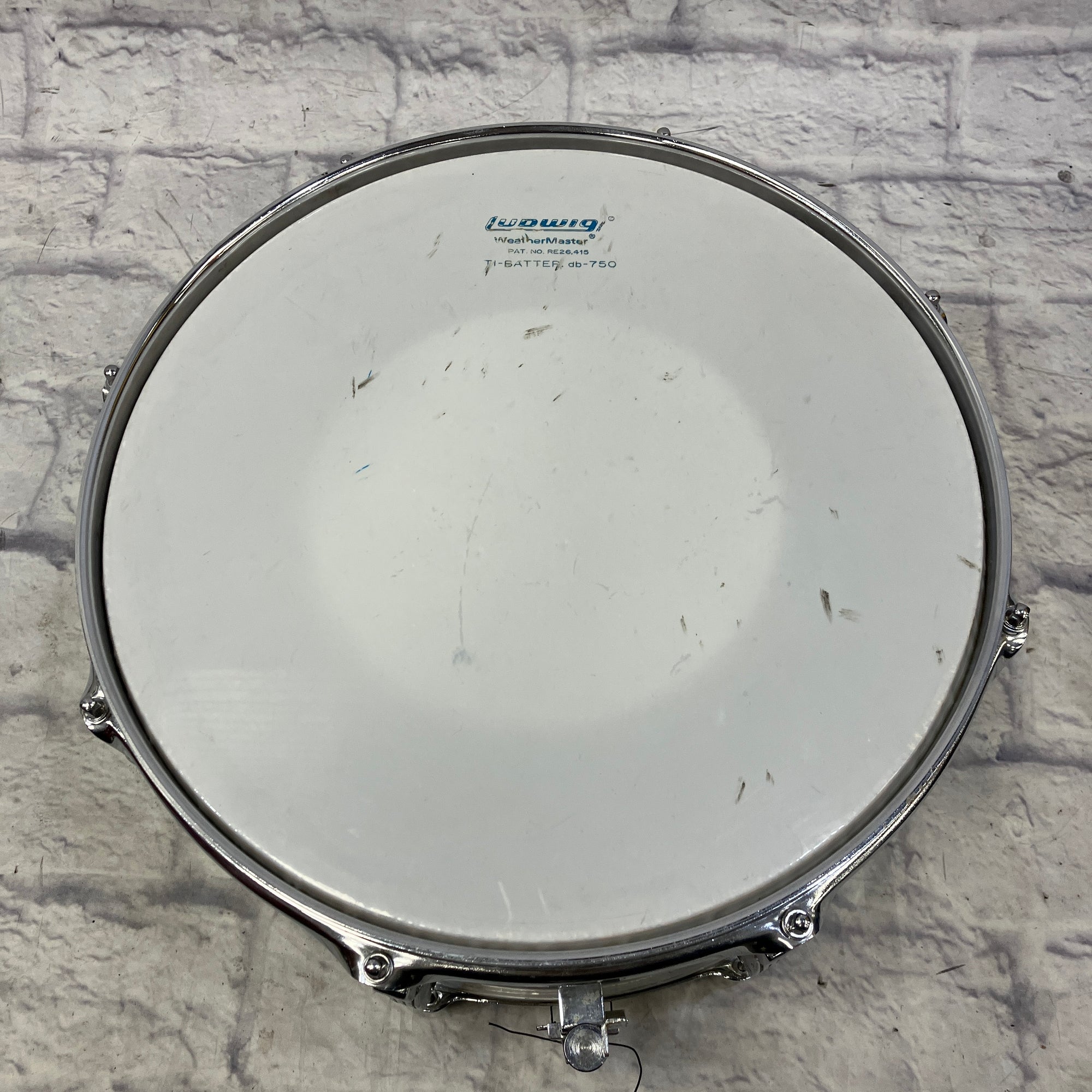 Ludwig 6.5x14 Rocker Snare Drum | Bow-Tie Lugs | Chrome Over Wood | Granitone Interior | 1980s Black/White Badge