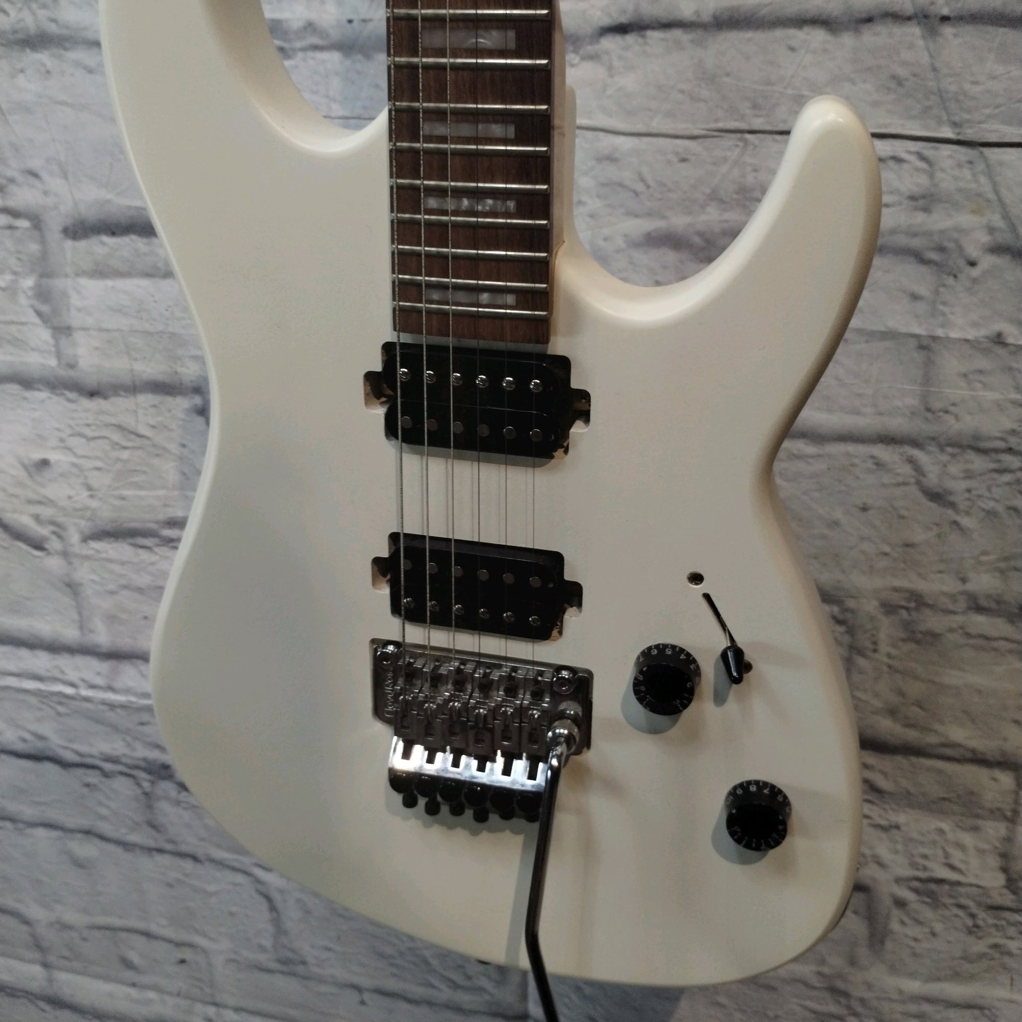 Sawtooth ST-M24 Electric Guitar - White Satin