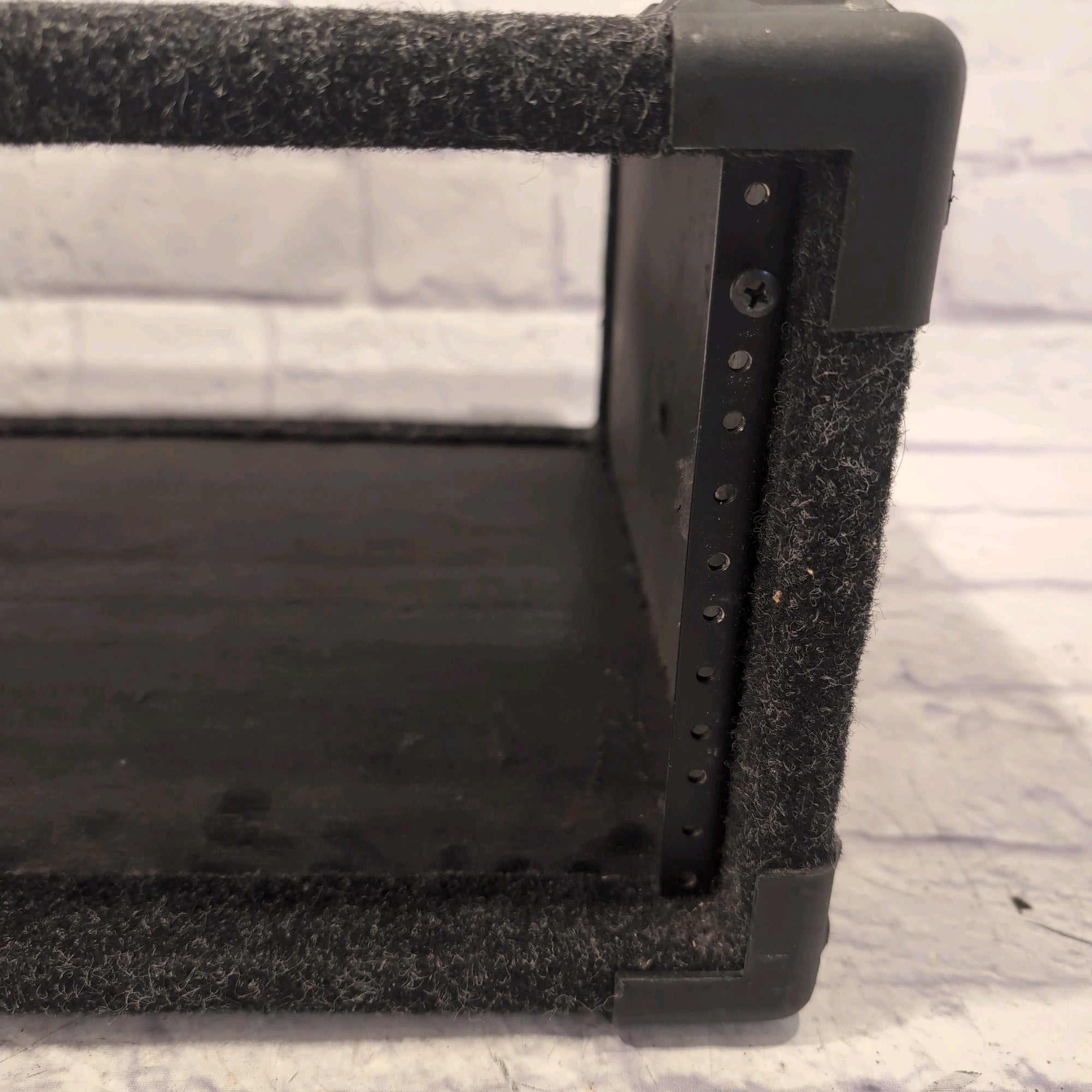 Unknown 4U Carpeted Rack Case